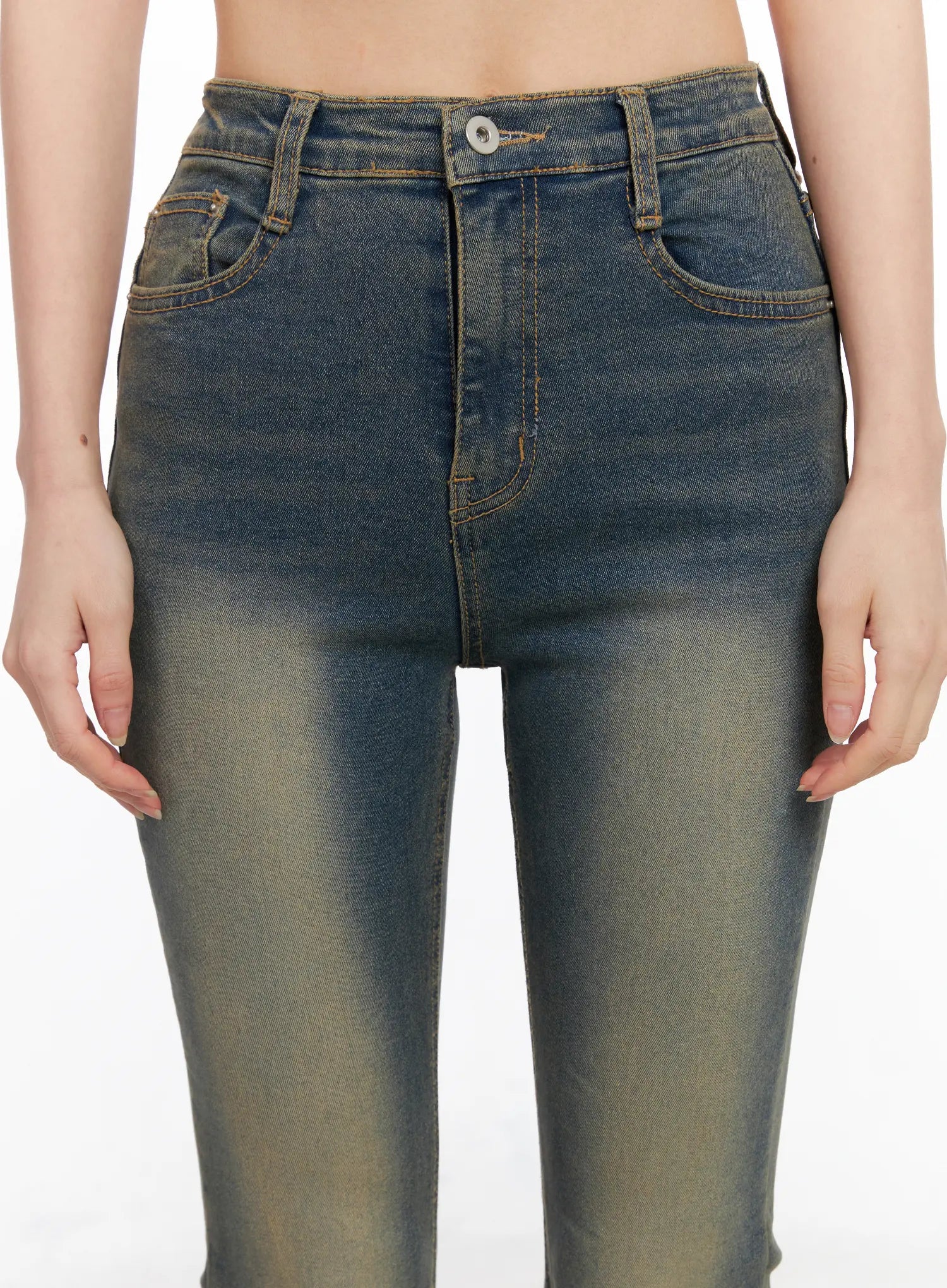 Emmy Washed Flare Jeans CC1109