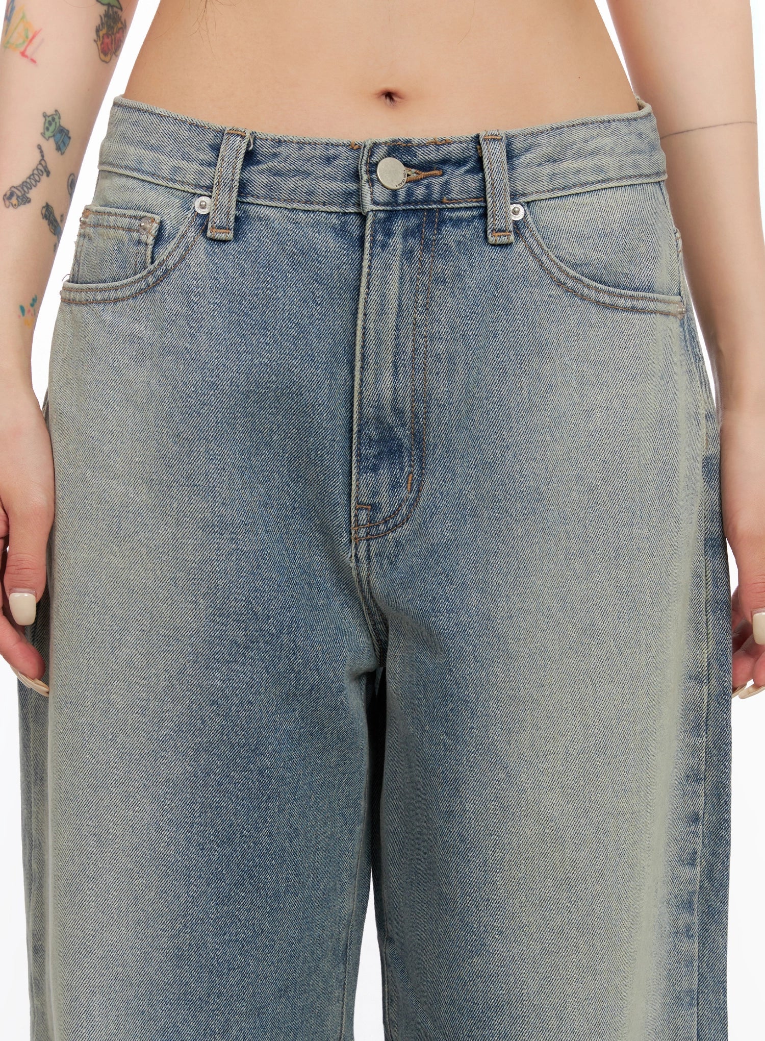 Elani Light Washed Wide Leg Jeans IS508