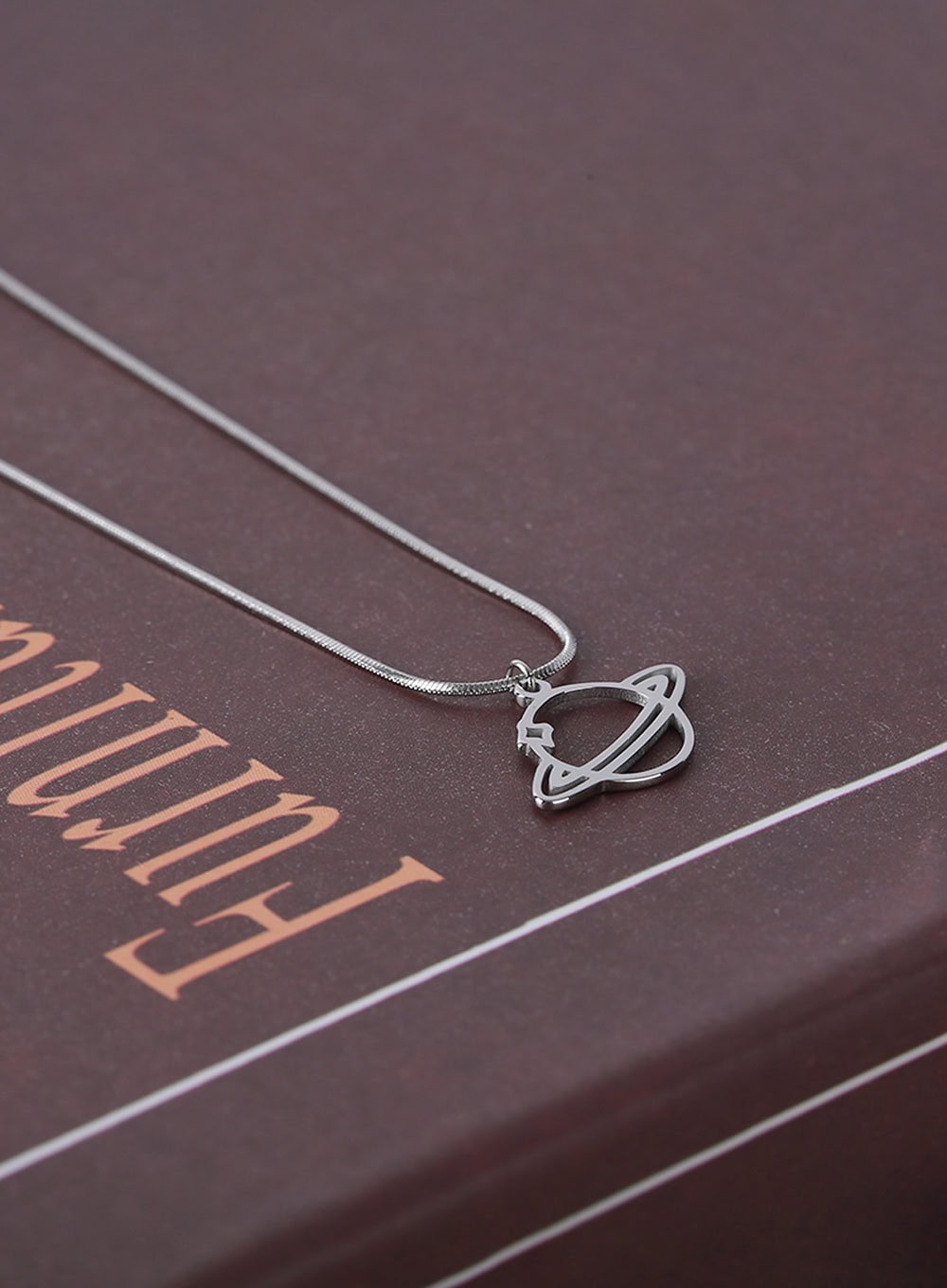 Saturn Outline Necklace IA517