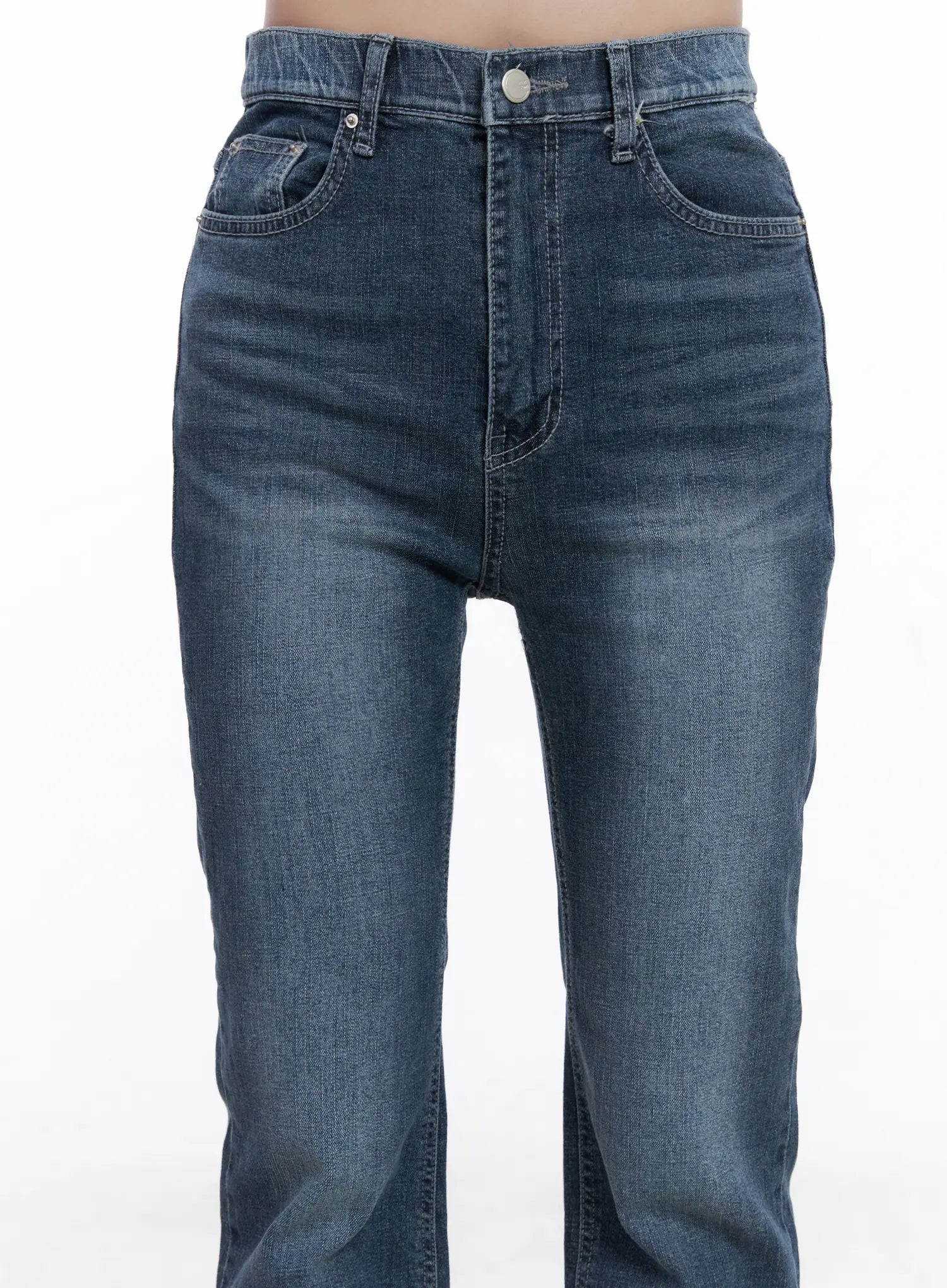 Baylor Mid-Rise Flared Jeans CS519