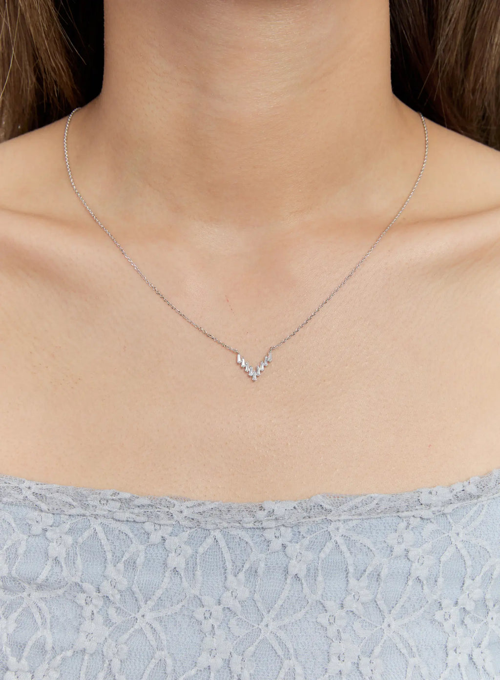 Strike V Necklace IS517