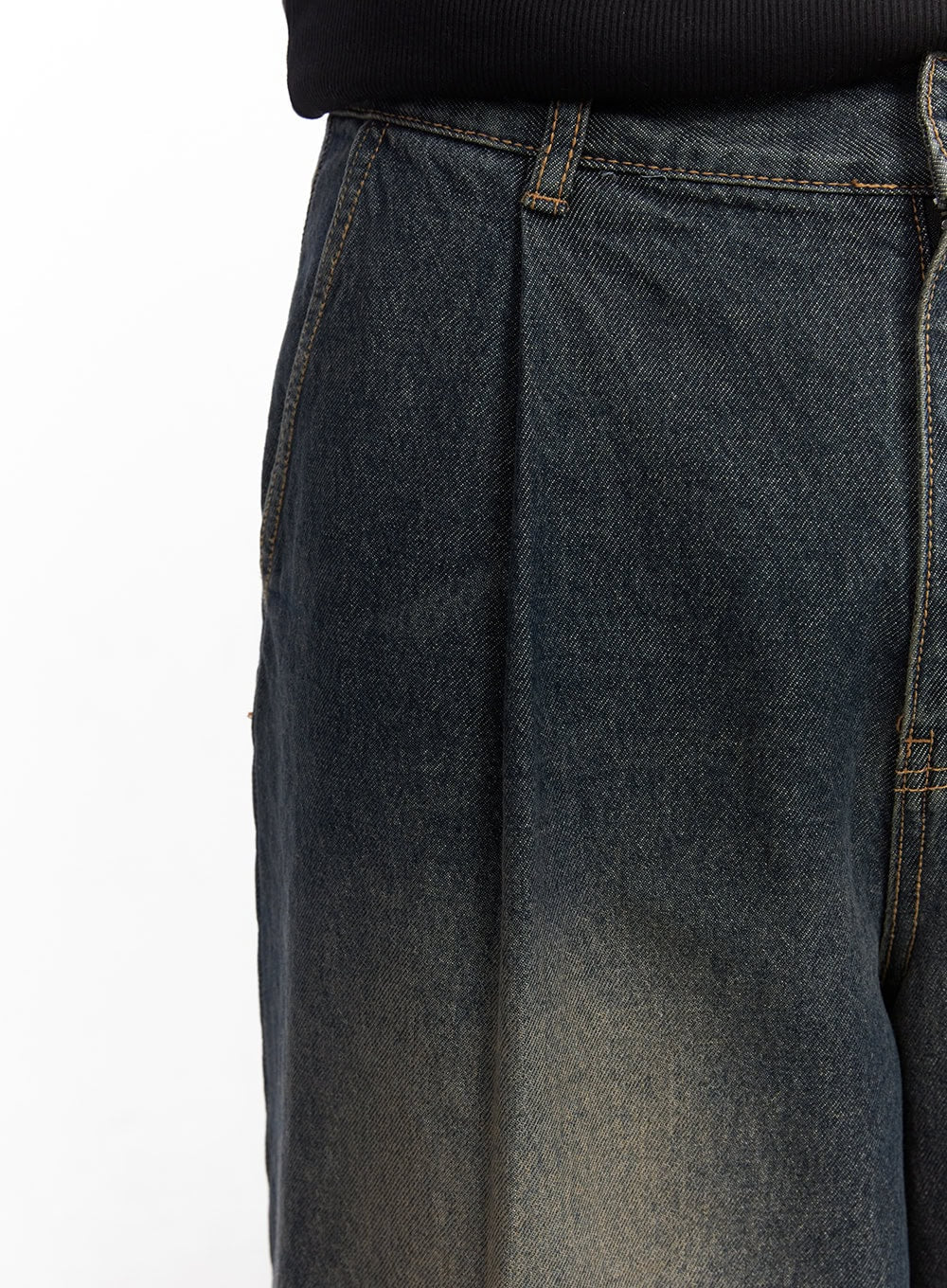 Men's Baggy Pintuck Jeans IY522