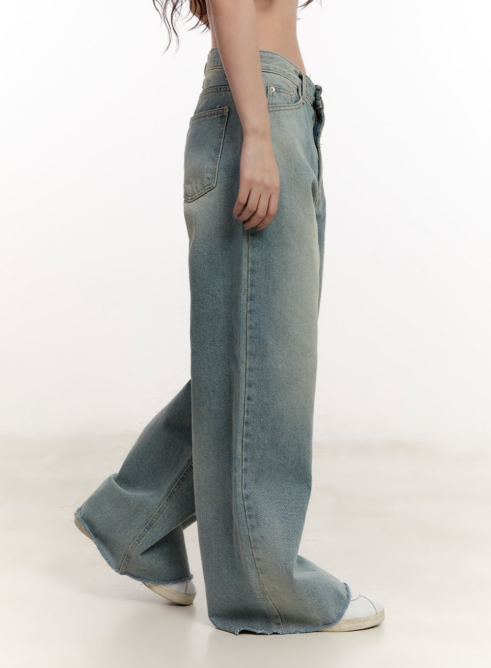 Melissa Cut-Ends Wide-Leg Jeans CM510