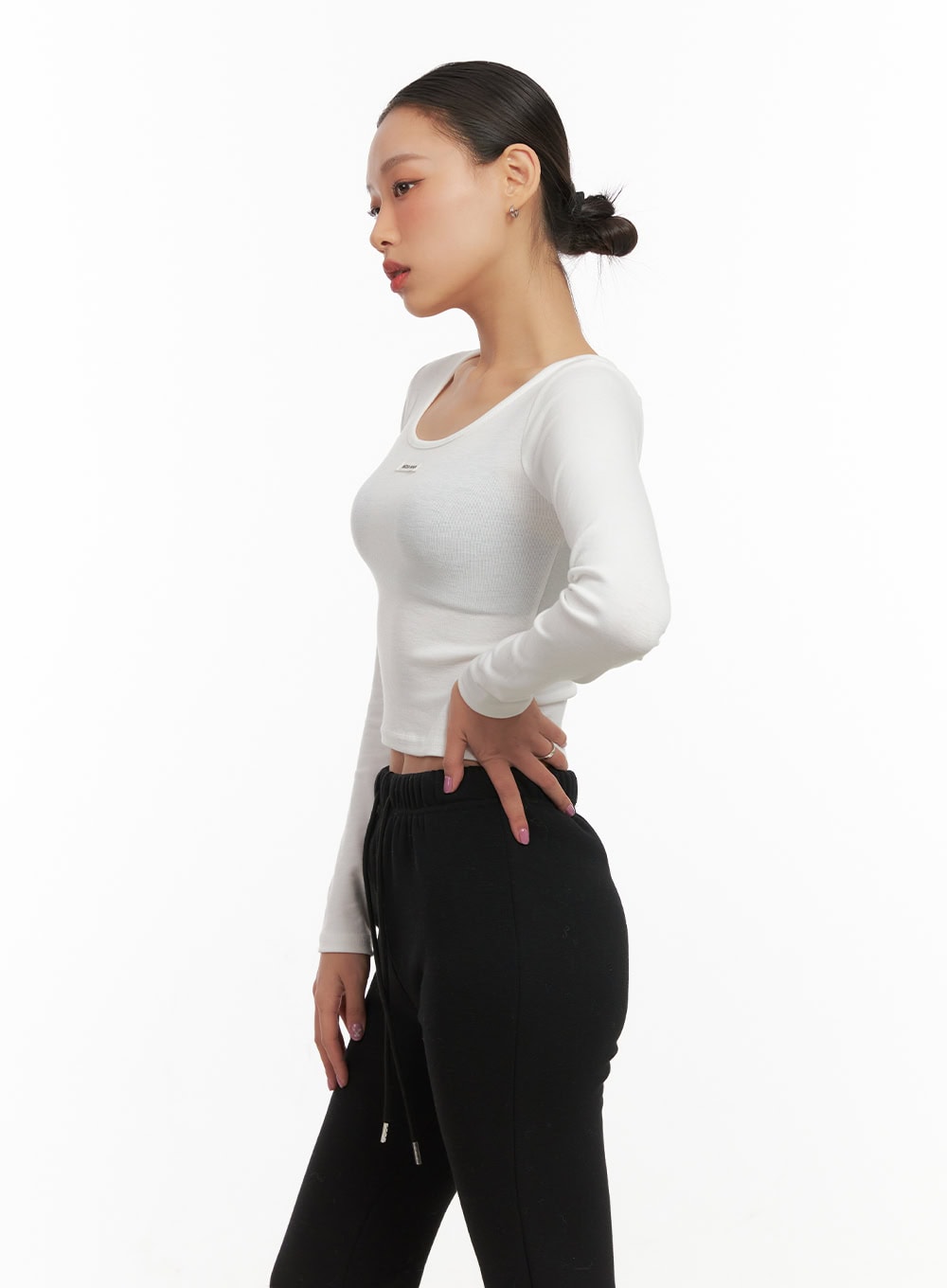 Slim Fit U-Neck Long Sleeve Crop Top CD410