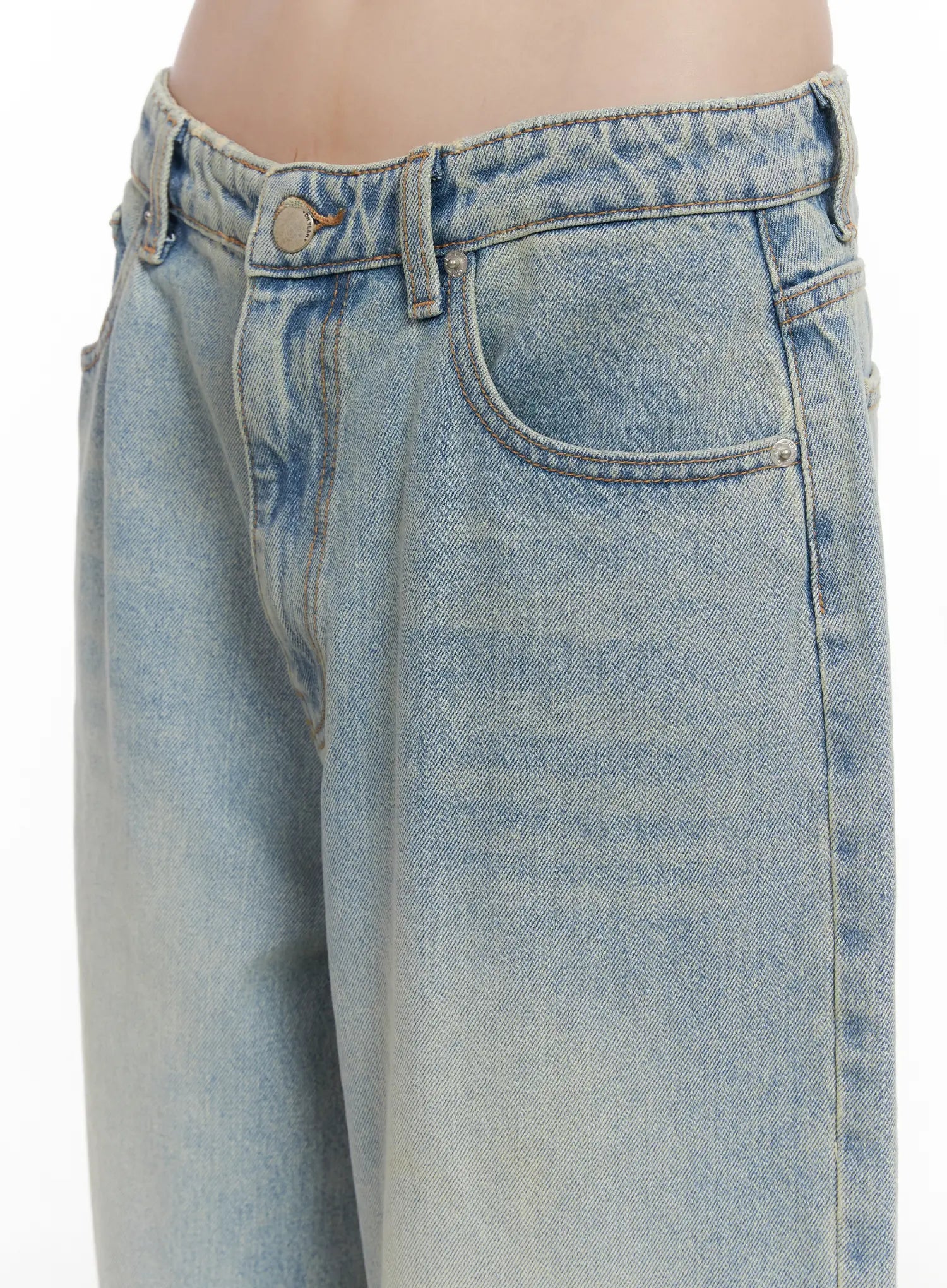 Lilly Light Wash Baggy Jeans CG519