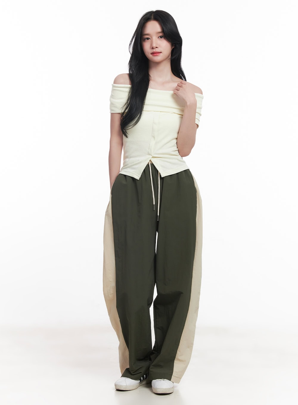 Buttoned Slit Off-Shoulder Crop Top CY526