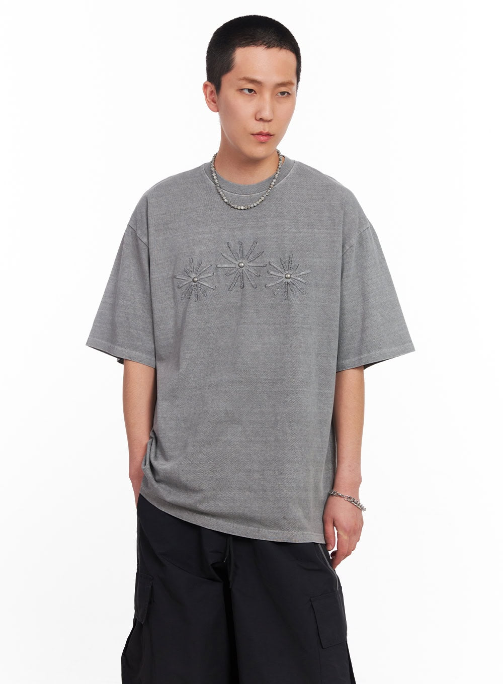 Men's Studded Daisy T-Shirt IU503