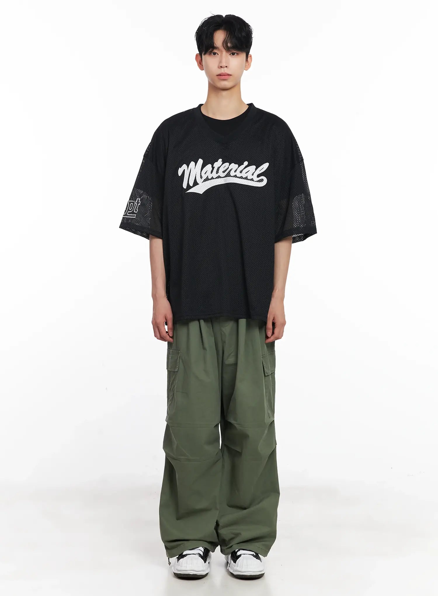 Men's Embroidered Mesh Graphic Tee IU526