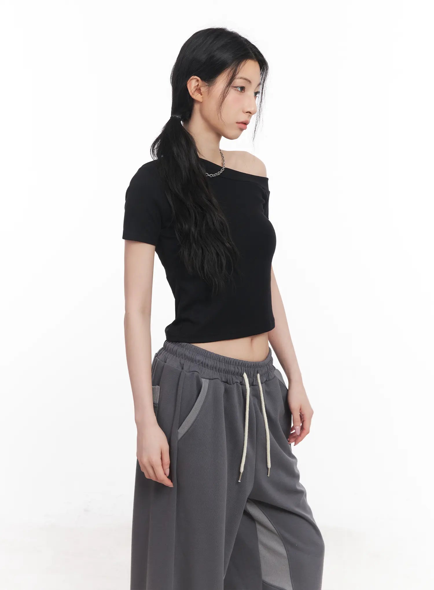 One-Shoulder Slim-Fit Crop Top CU510