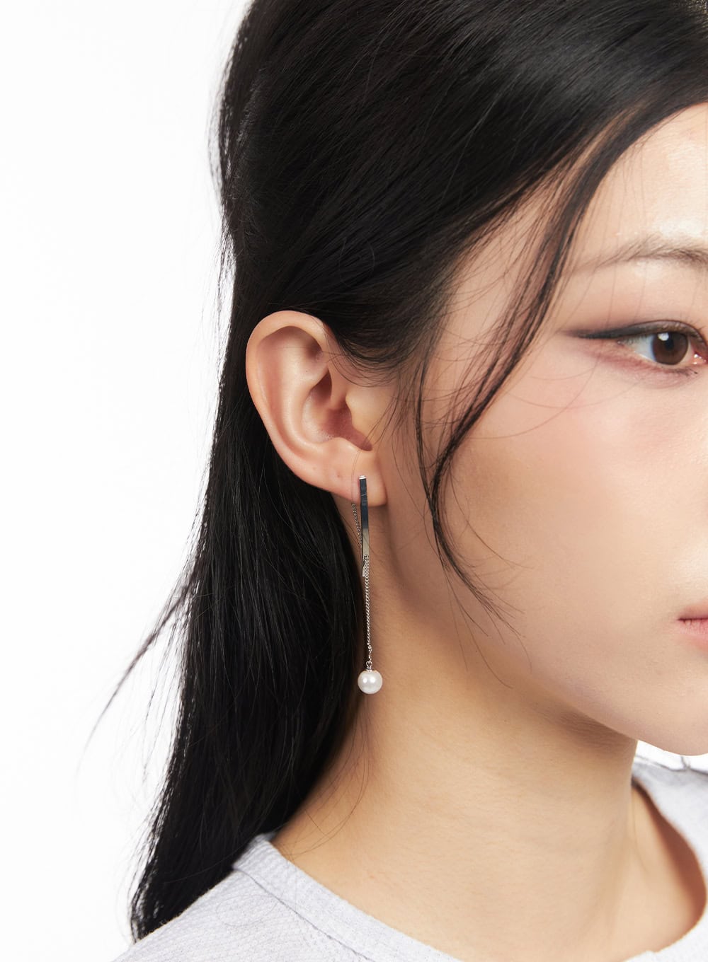 Faux-Pearl Long Earrings CA516