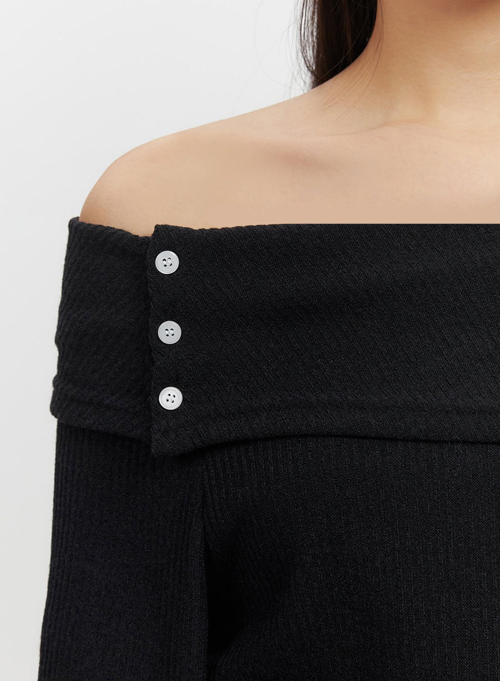 Off-Shoulder Buttoned Long-Sleeve Top IF510