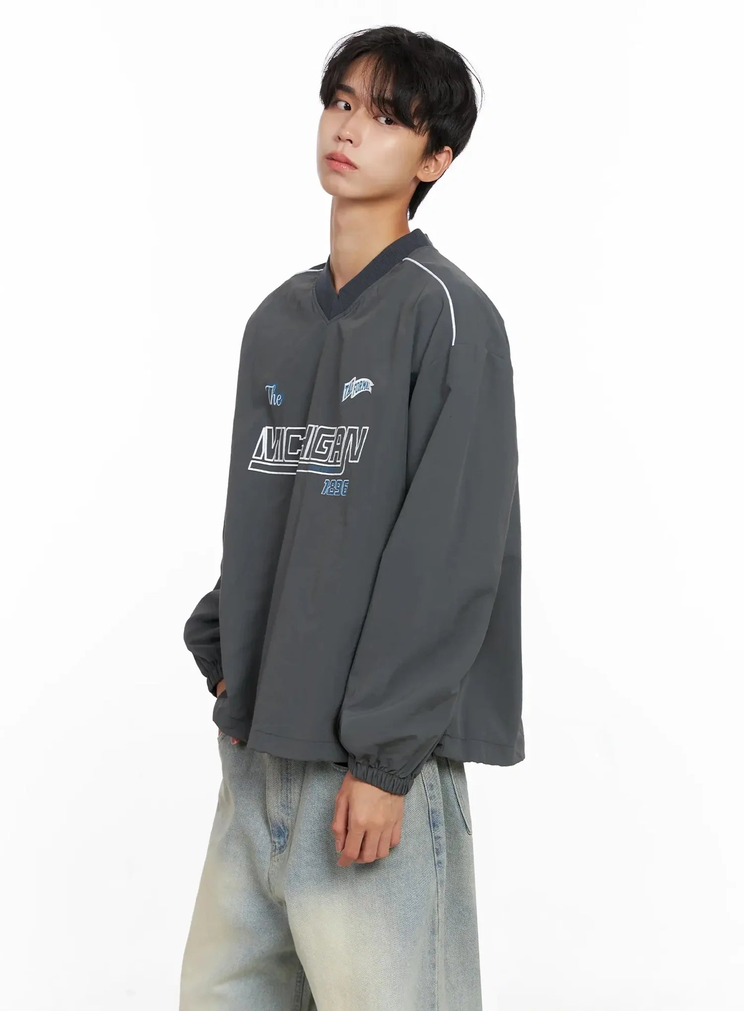 Men's V-Neck Lettering Windbreak Pullover IO517