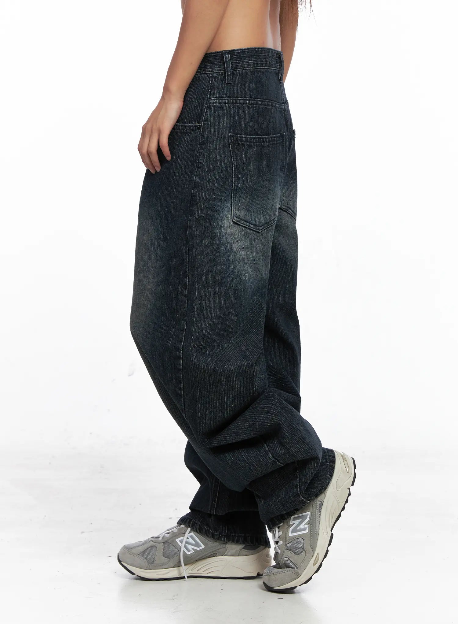 Aspyn Wide-Leg Washed Corduroy Jeans CO510