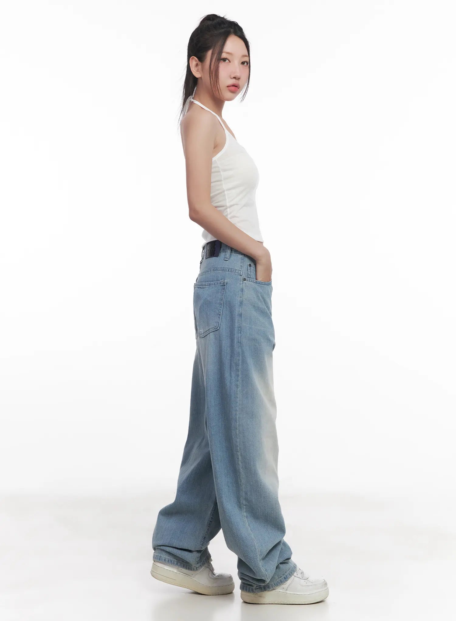 Hani Light-Wash Wide-Leg Jeans CU517