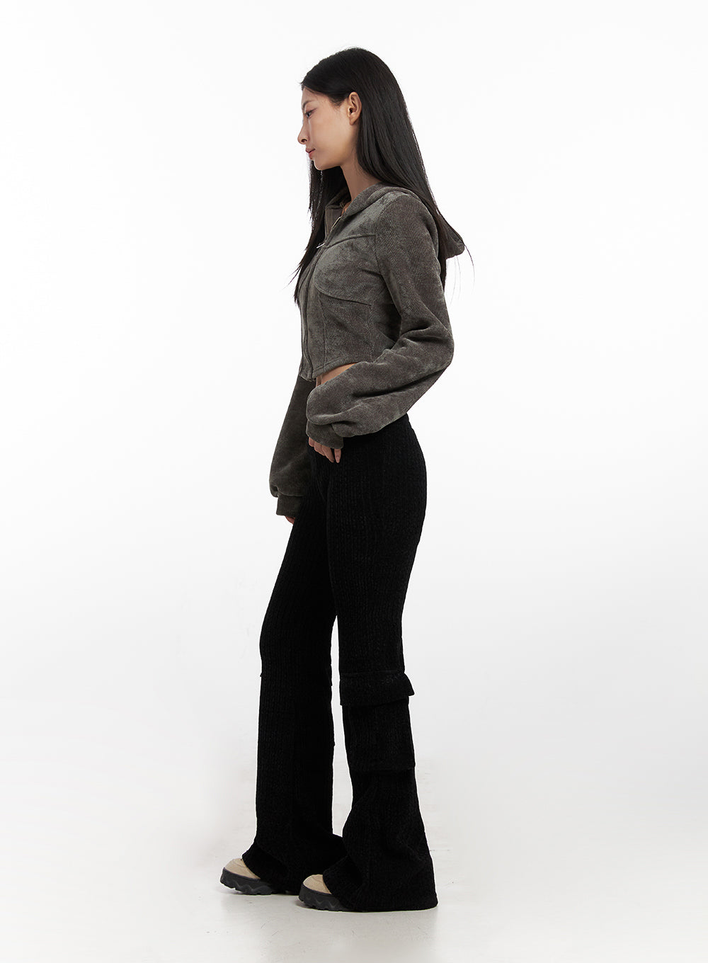 Slim-Fit Velvet Cargo Pants CN426