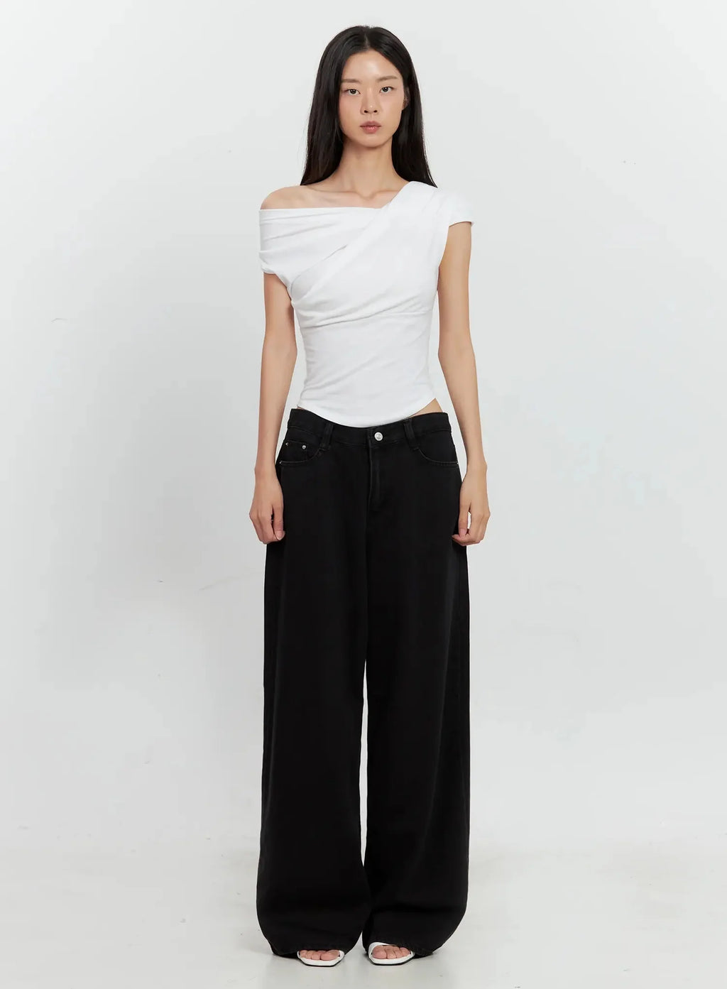 Jieun Black Wide-Leg Jeans IL528