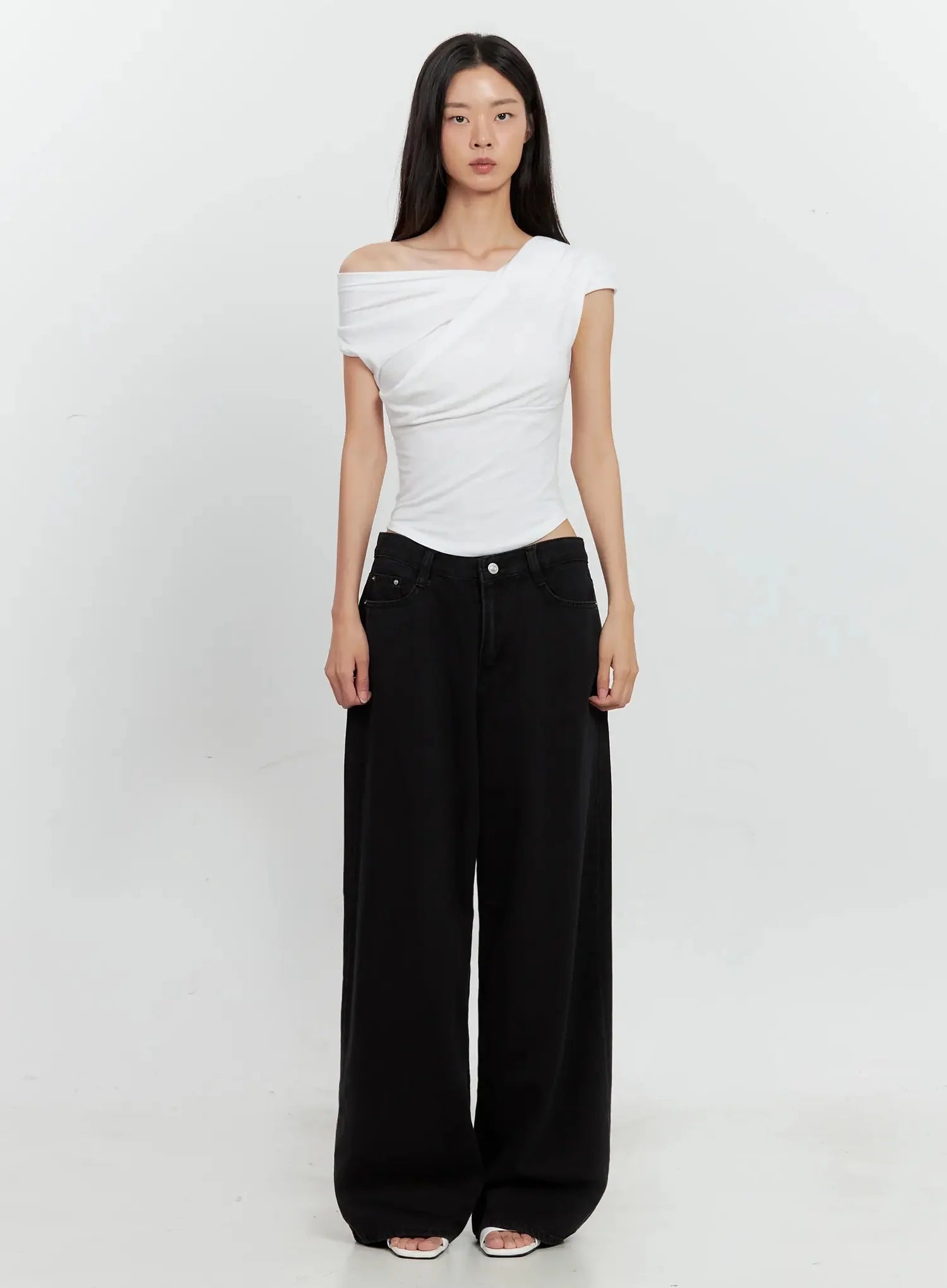 Jieun Black Wide-Leg Jeans IL528