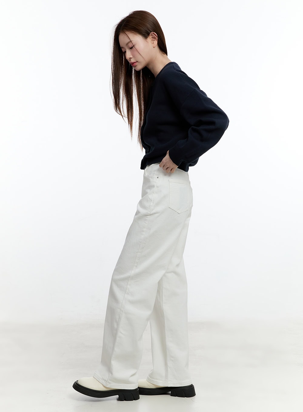 Classic Round Neck Long Sleeve Cardigan CM521