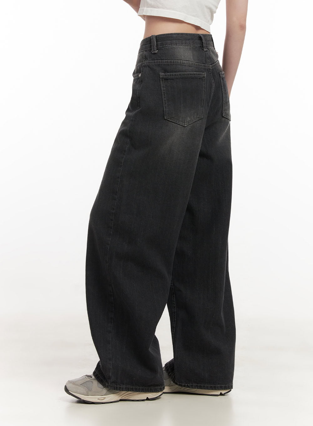 Ruth Washed Wide-Leg Jeans CF514