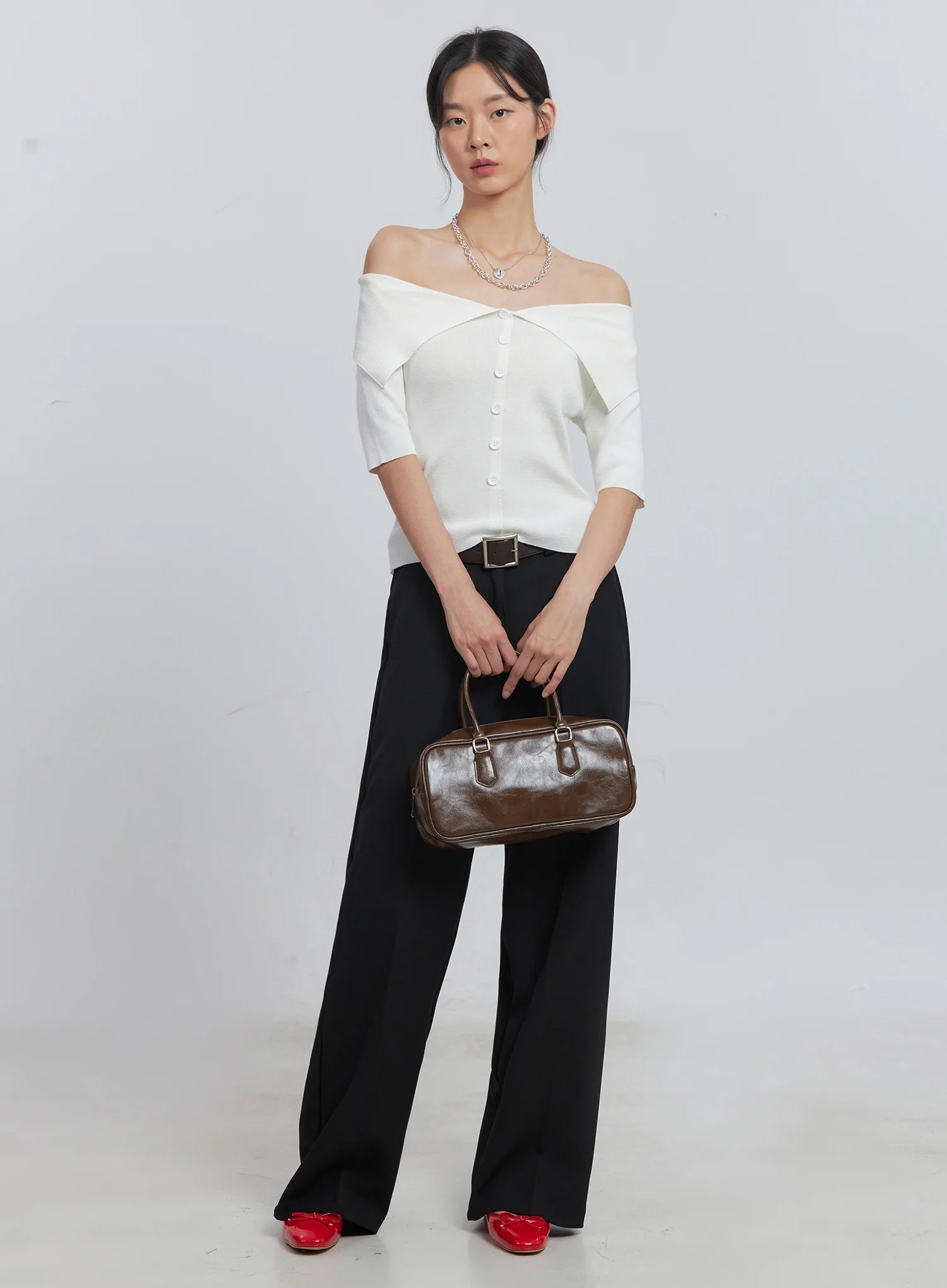Classic Wide-Fit Slacks (Black) IU512