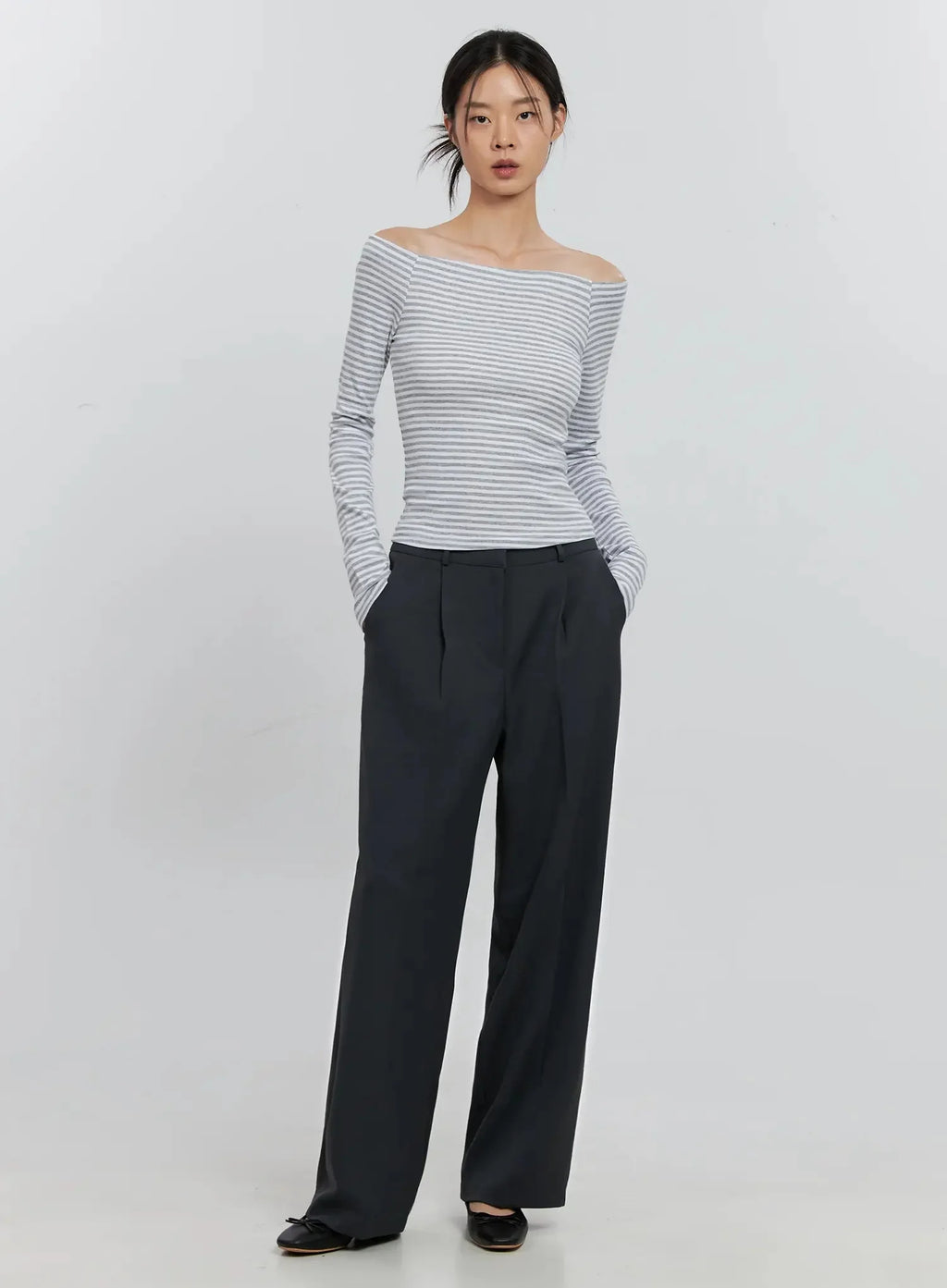 Classic Wide-Leg Trousers IS516