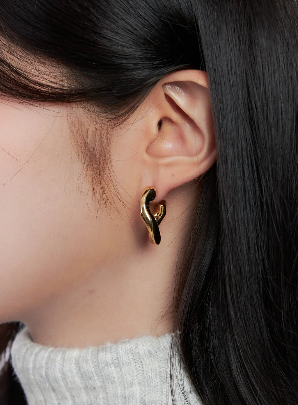 Curved Hoop Earrings CS523