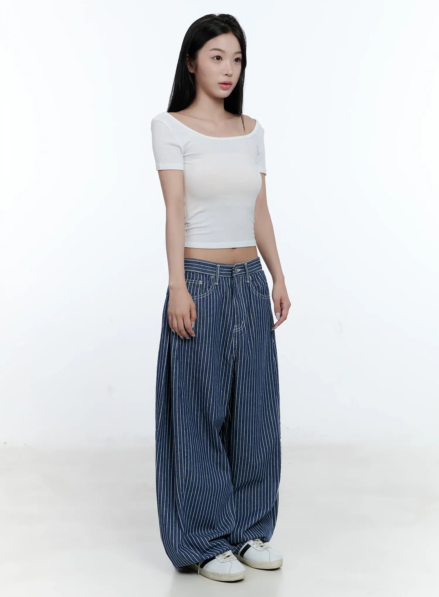 Square-Neck Crop Top CL530