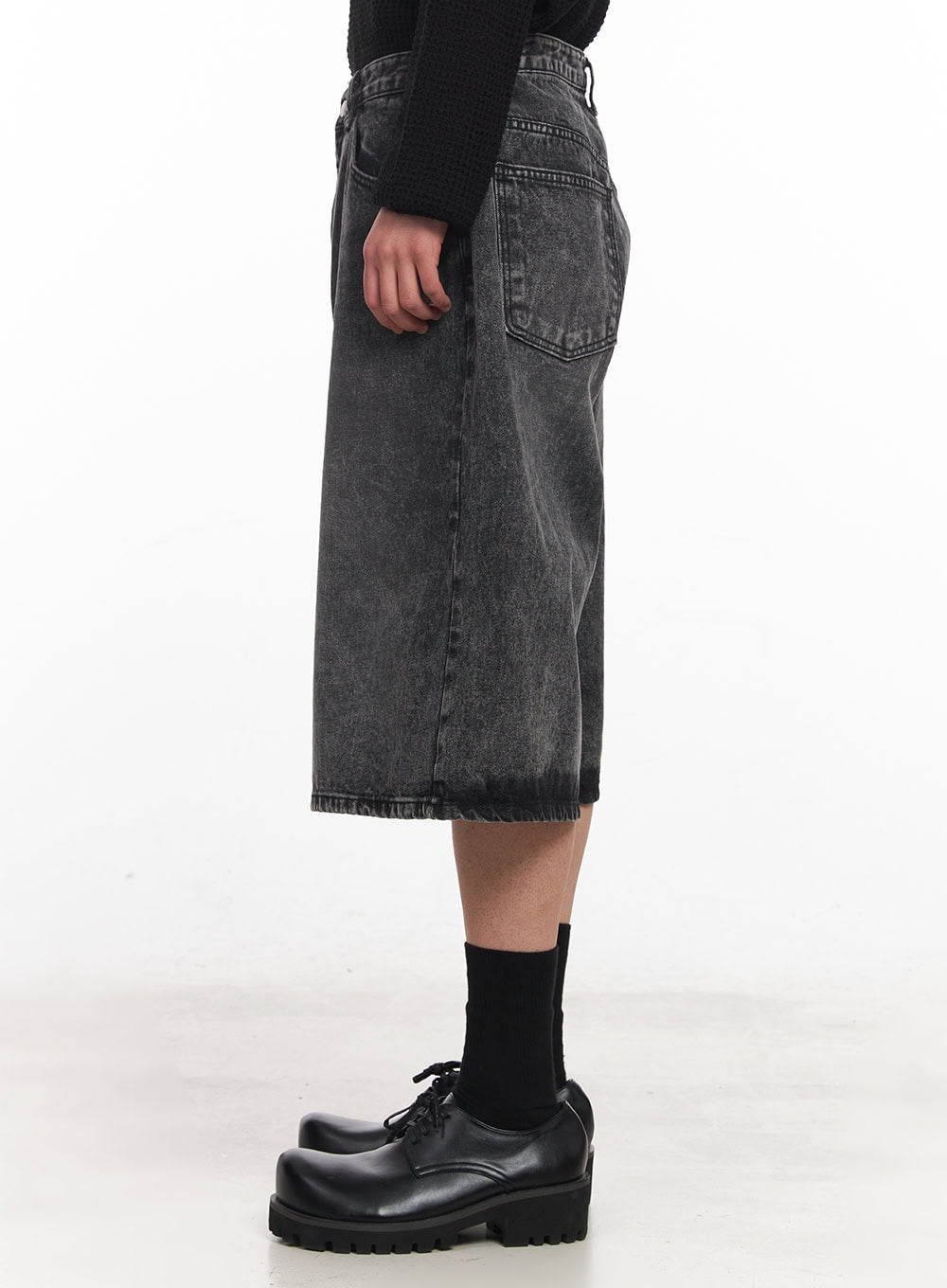 Men's Washed Wide-Fit Jorts IY505