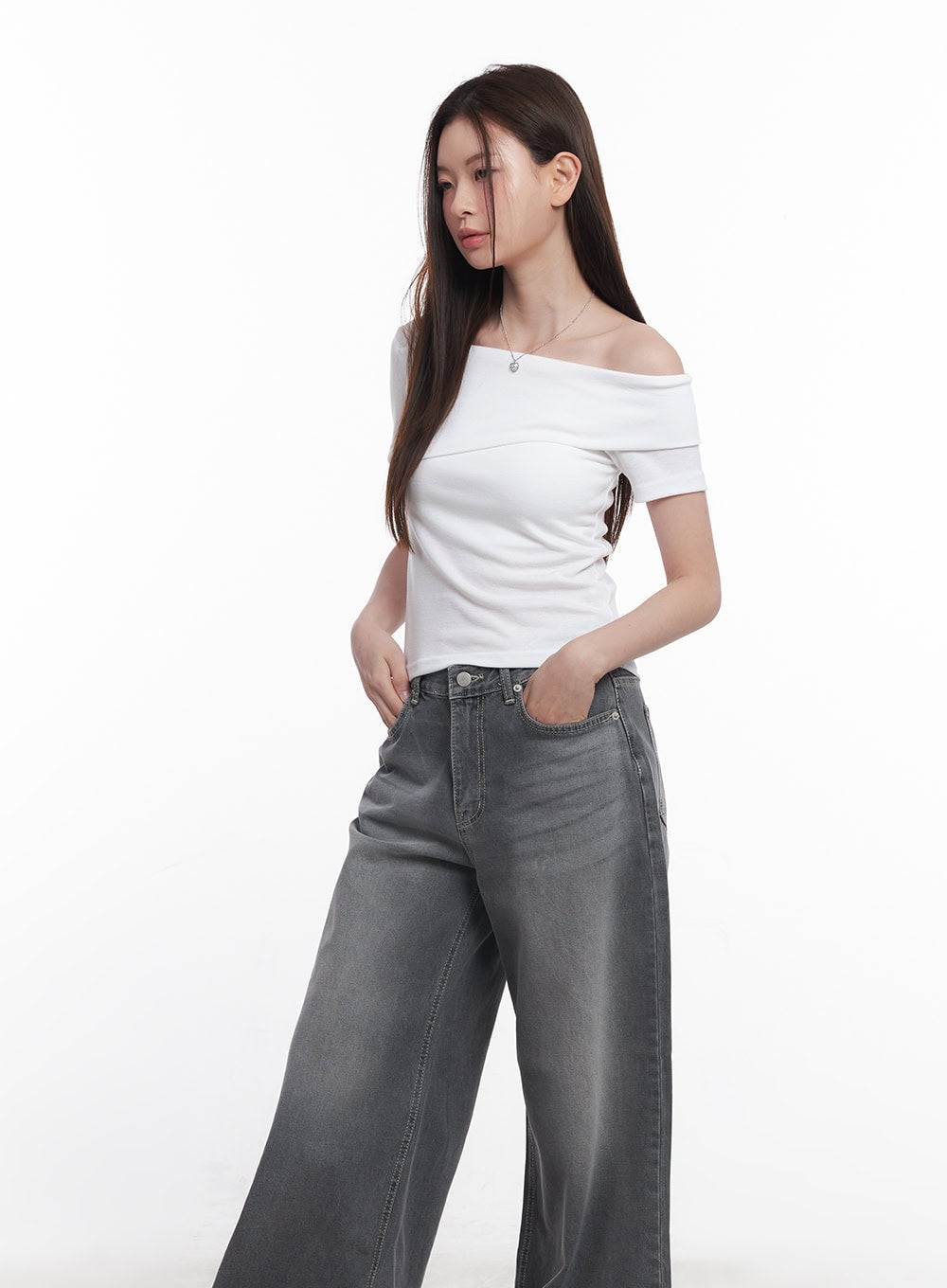 Off-Shoulder Slim-Fit Crop Tee CY519