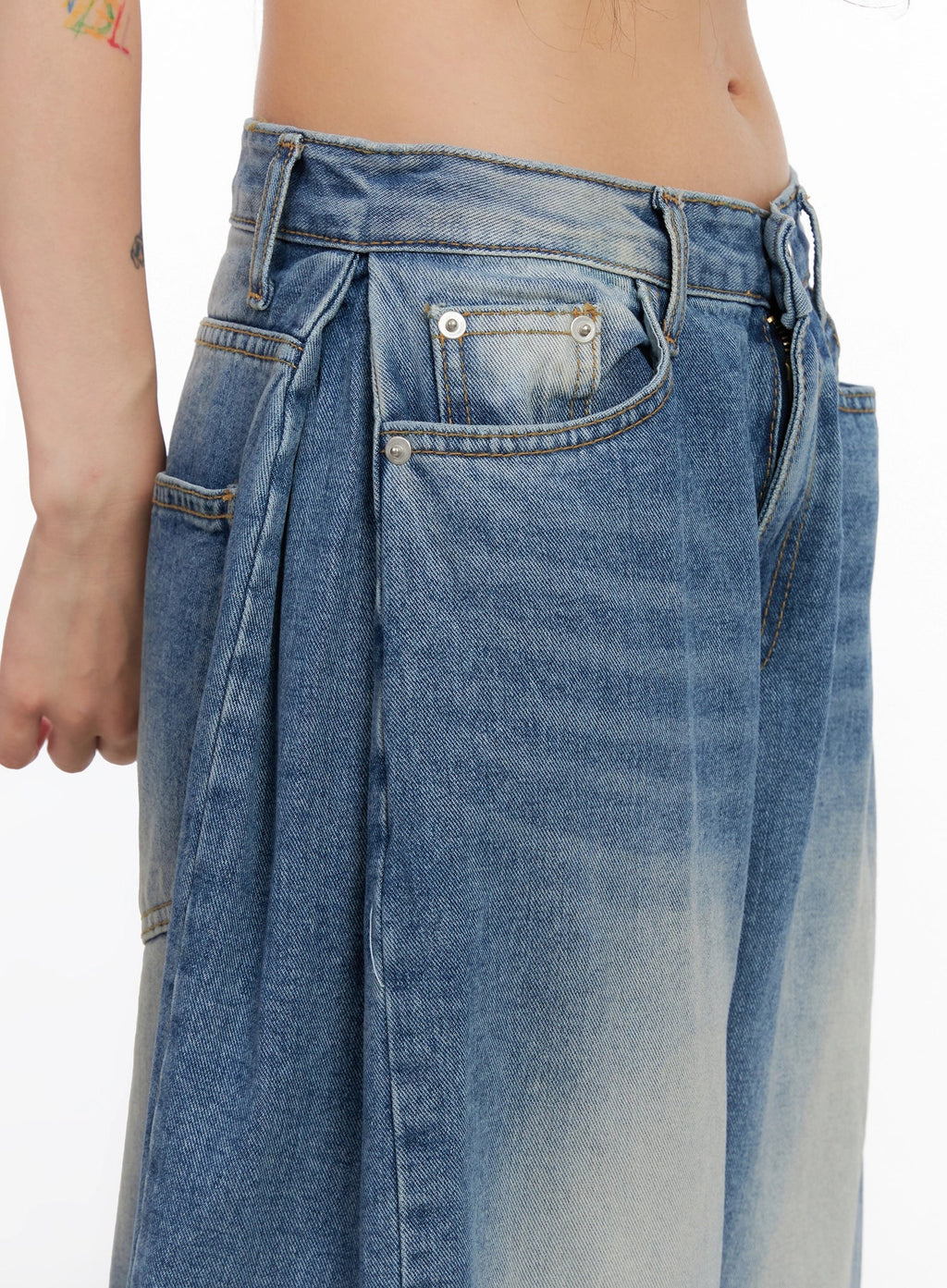 Ruthie Side Pleat Relaxed-Fit Jeans IS515