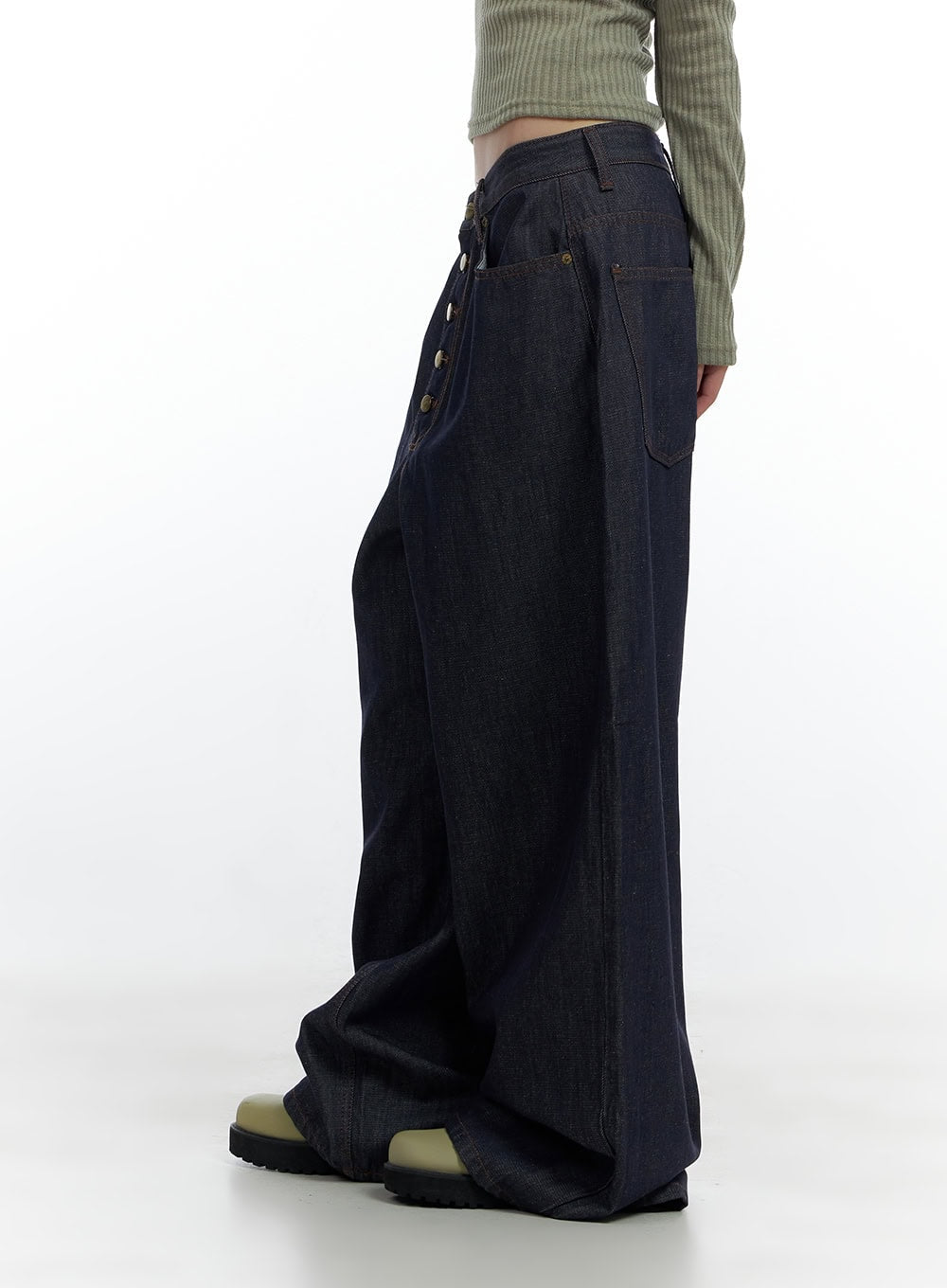 Etta Buttoned Non-Fade Denim Jeans CS420