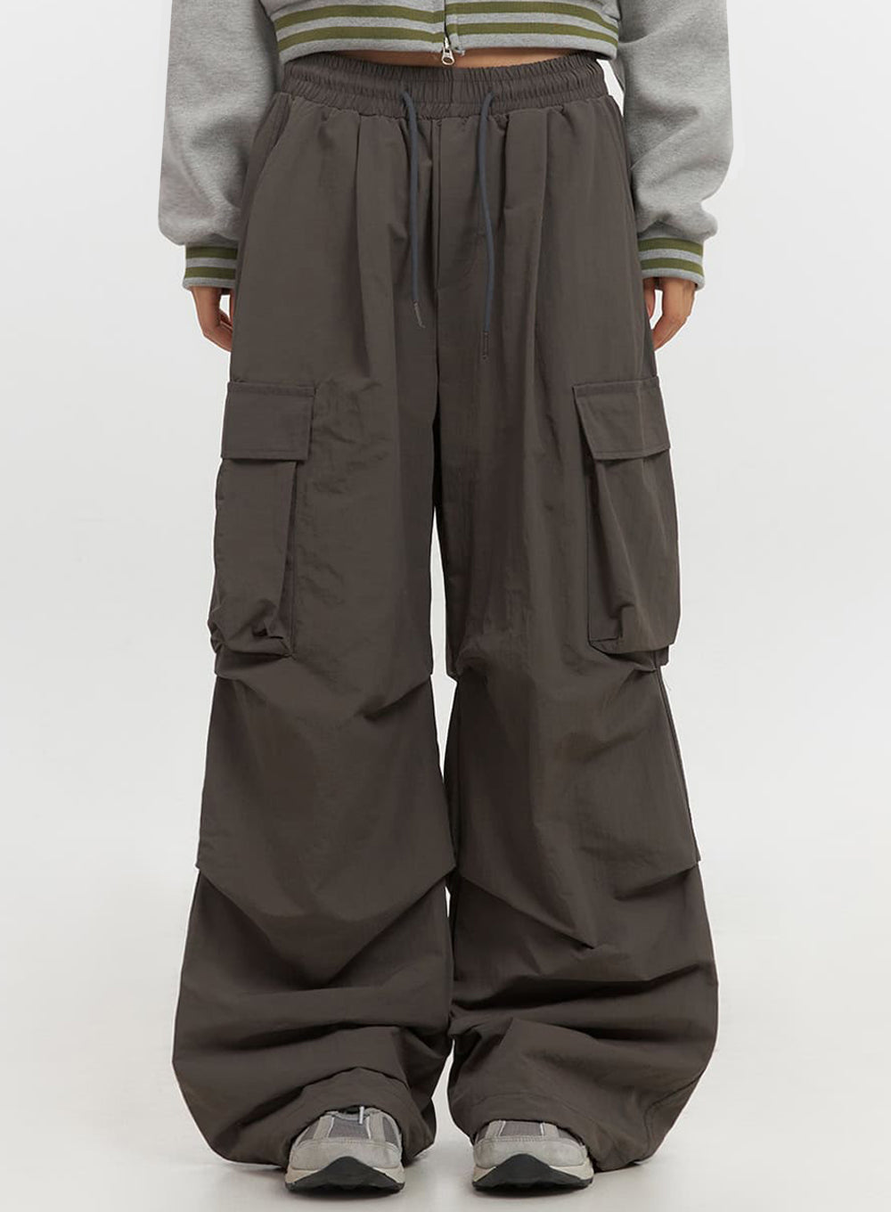Pocketed Wide-Leg Cargo Pants IF510