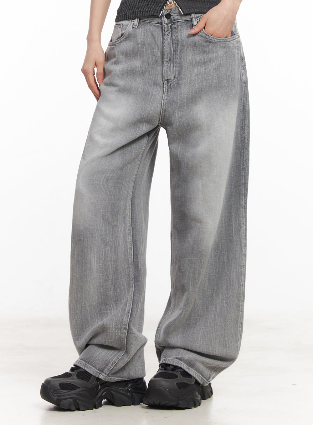 Flore Washed Wide-Leg Jeans IY516