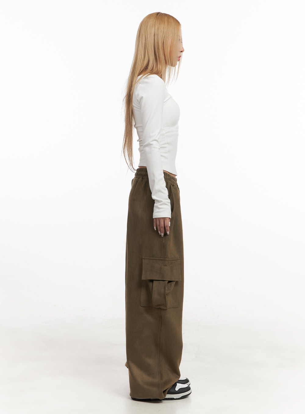 Suede Wide-Fit Cargo Sweatpants CJ507