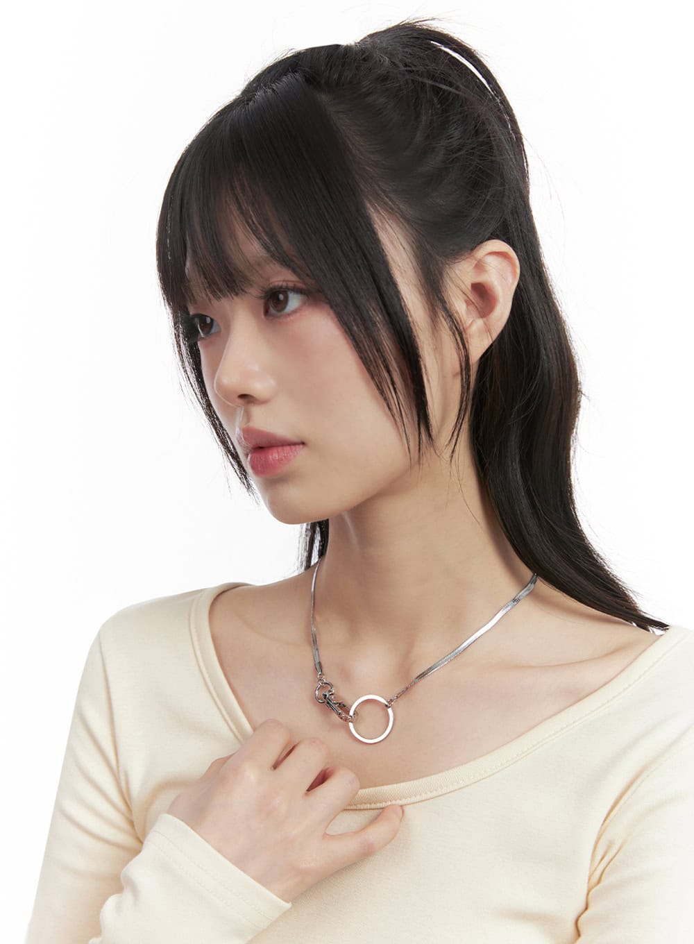 Circle Pendant Choker Necklace IN427