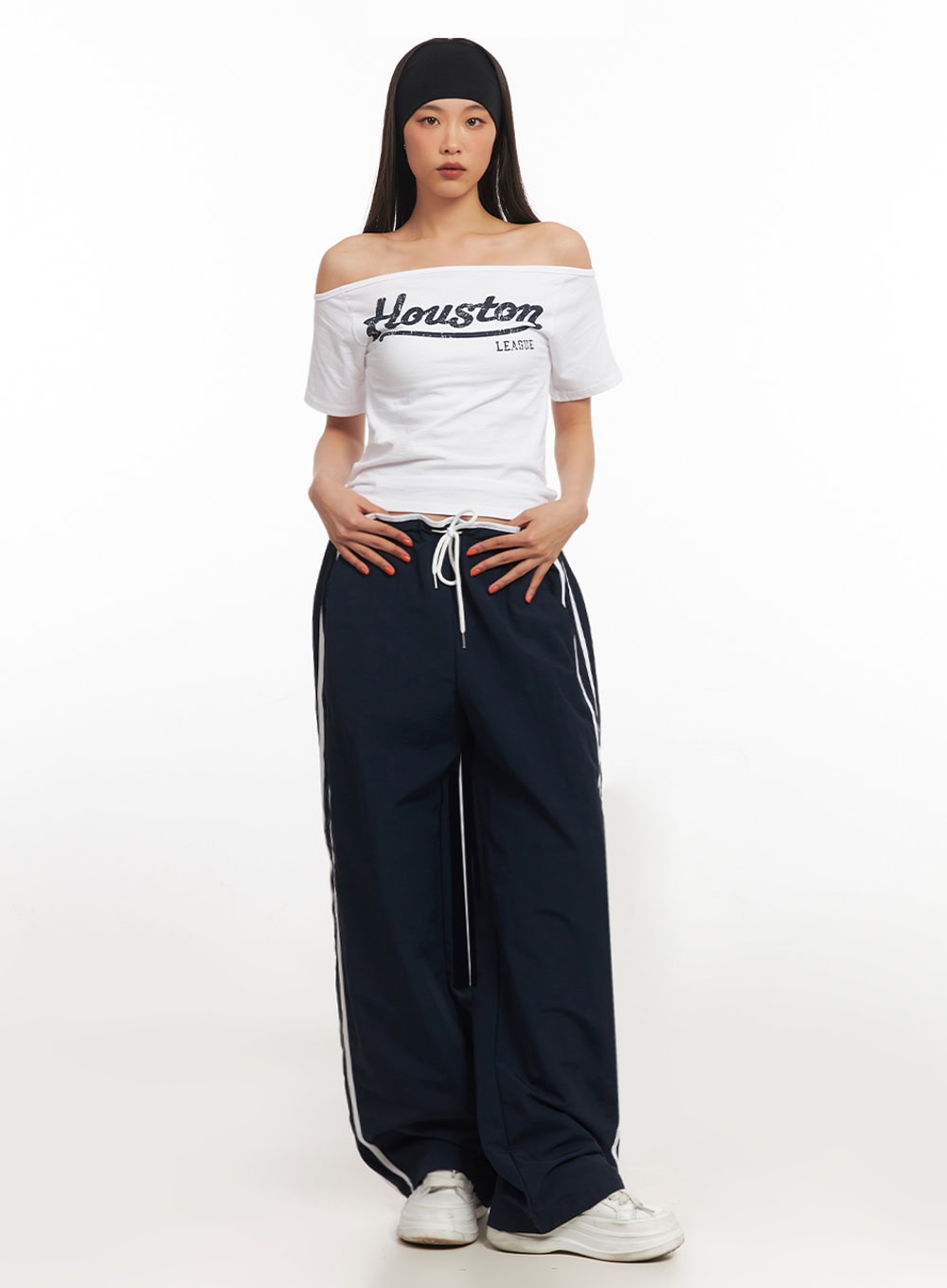 Cotton Graphic Off-Shoulder T-Shirt IA507