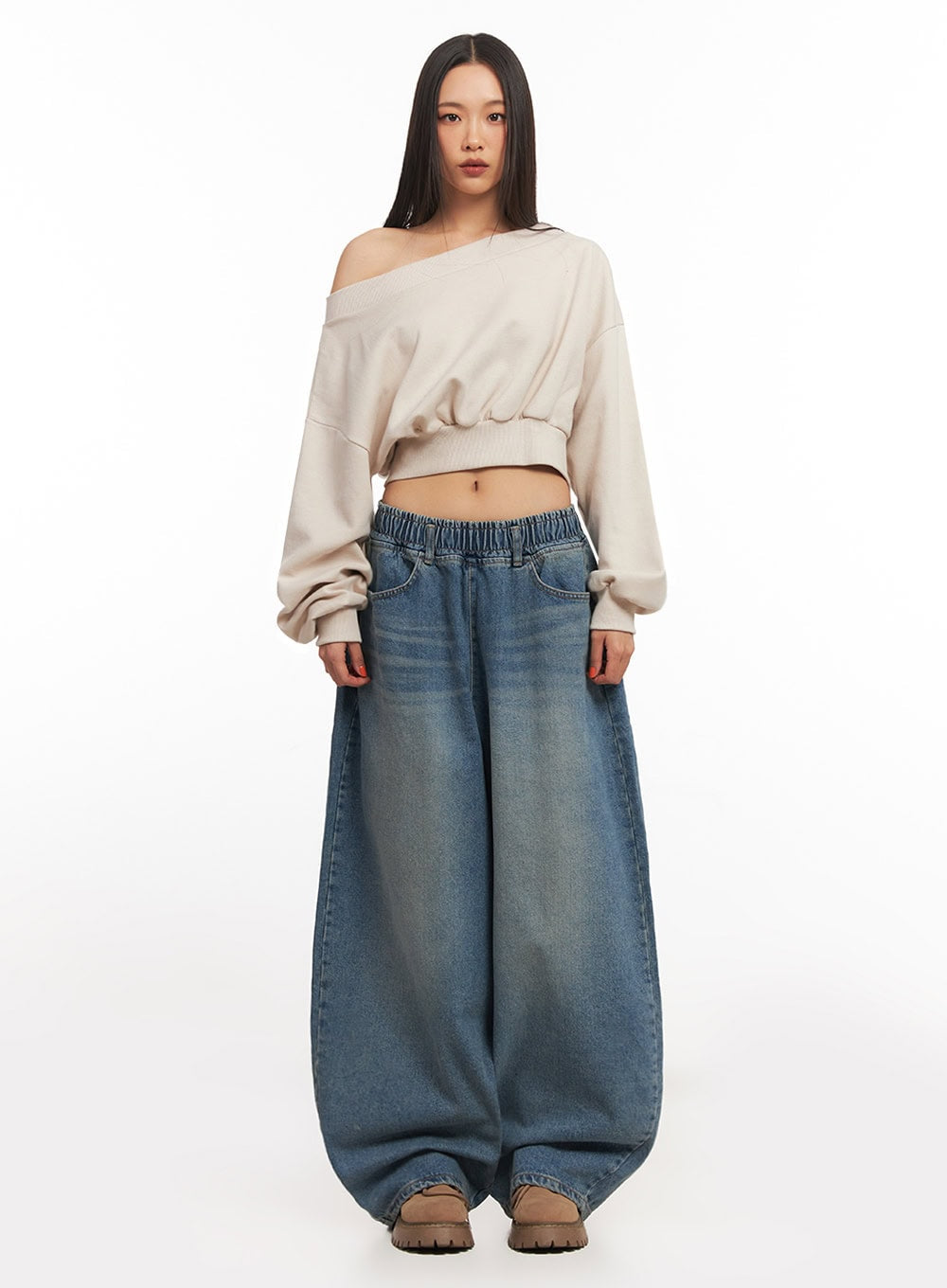 Off-Shoulder Loose-Fit Sweatshirt IA507