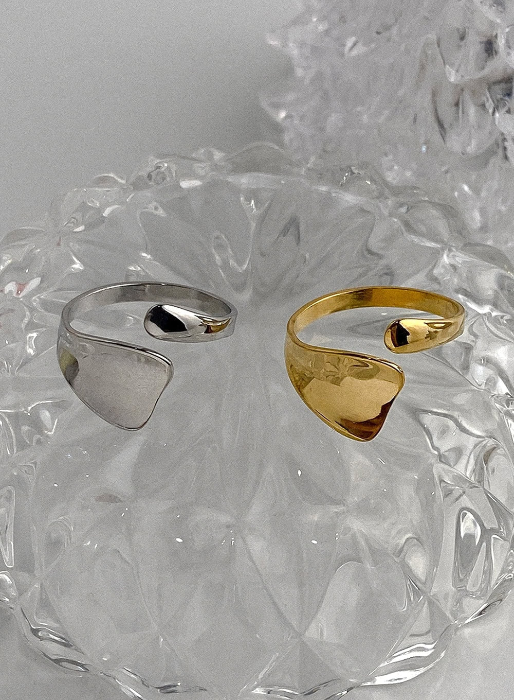 Frida Crossline Open Ring IA524