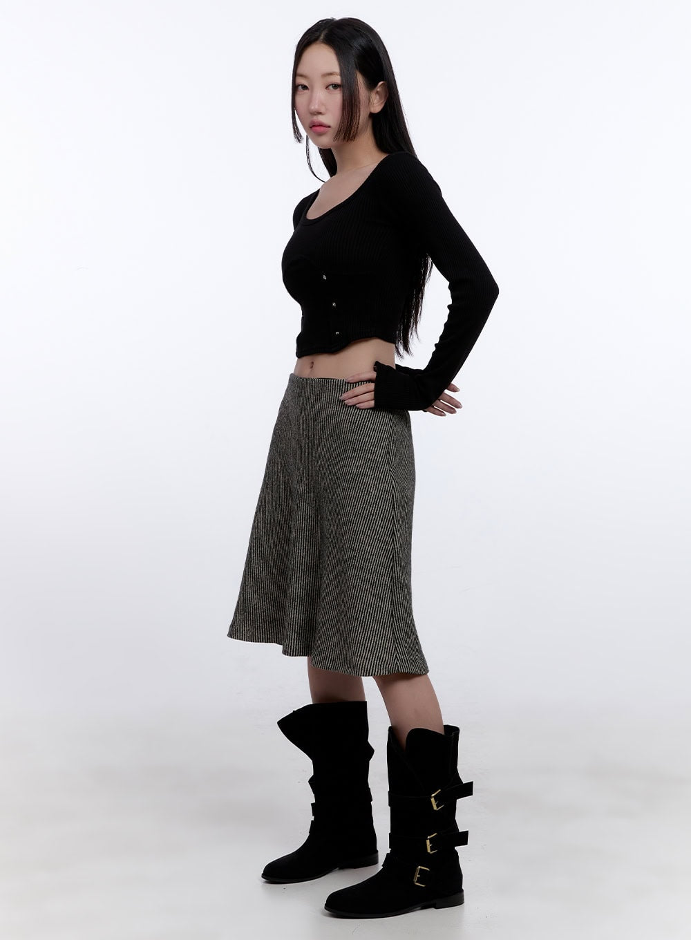 Scoop-Neck Long-Sleeve Crop Top CJ509