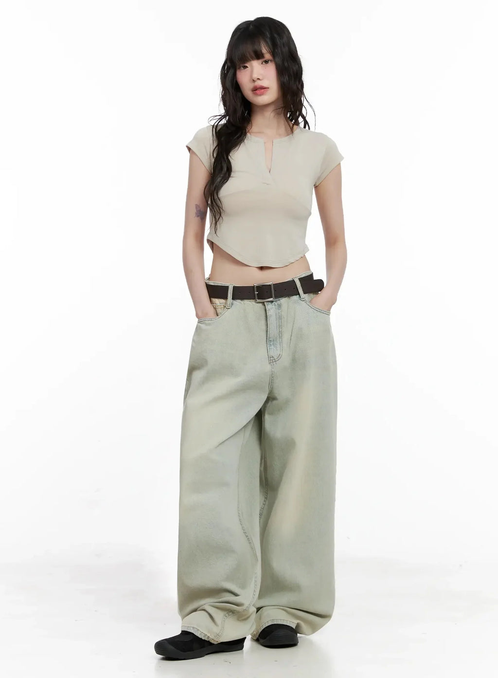 Minimalist V-Neck Crop Top IL531