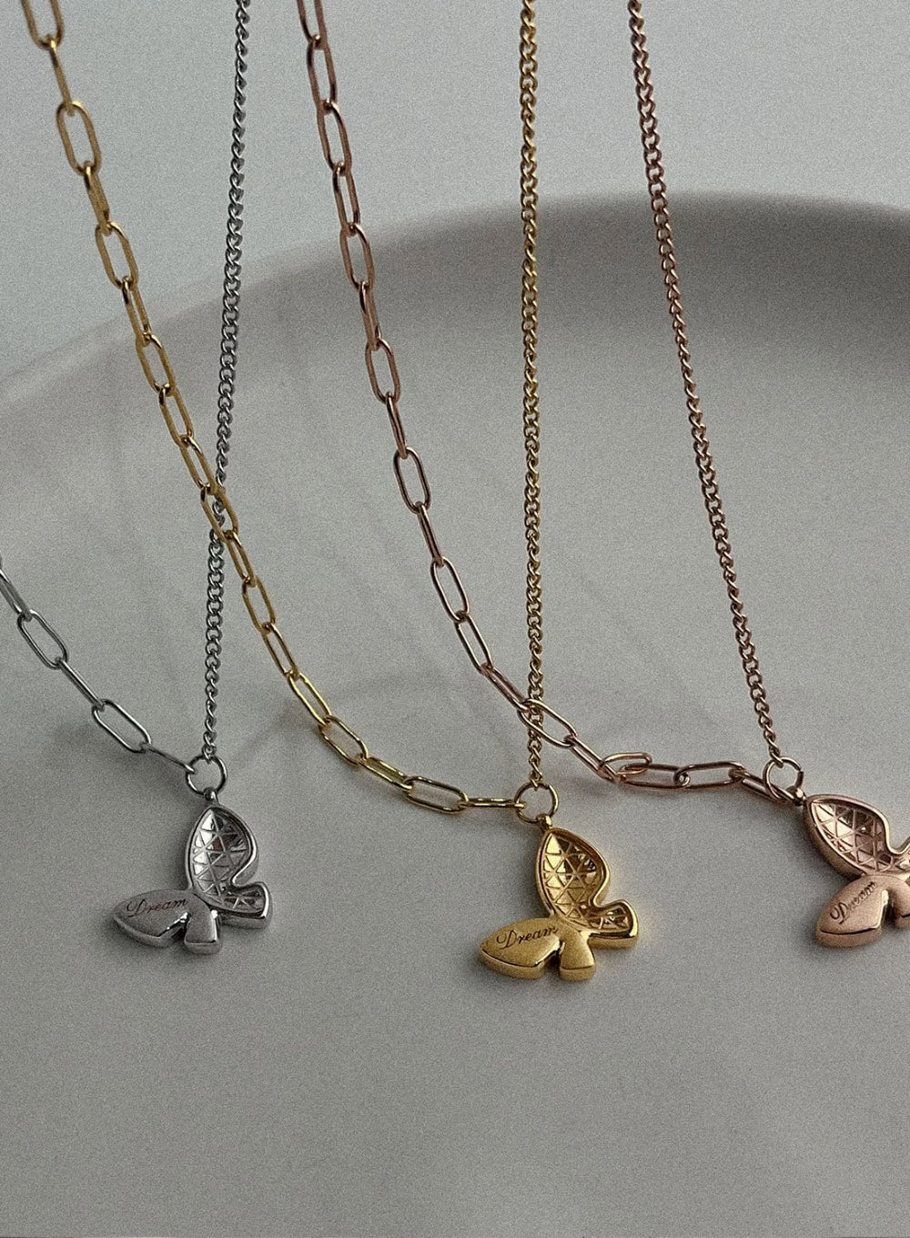 Butterfly Patten Point Necklace IL403