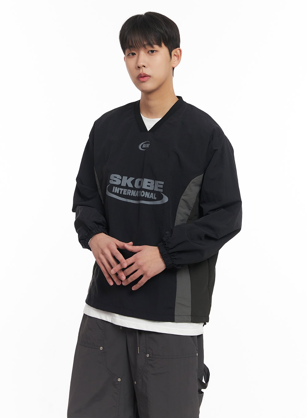 Men's V-Neck Nylon Sweatshirt (Black) IM517