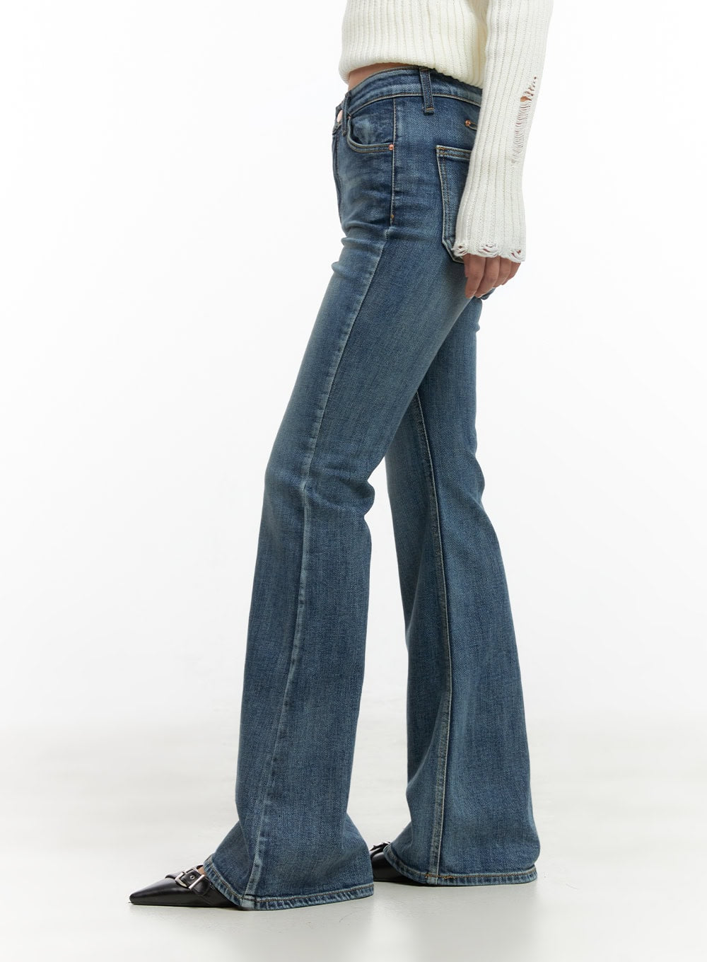 Lila Slim Bootcut Jeans CG422