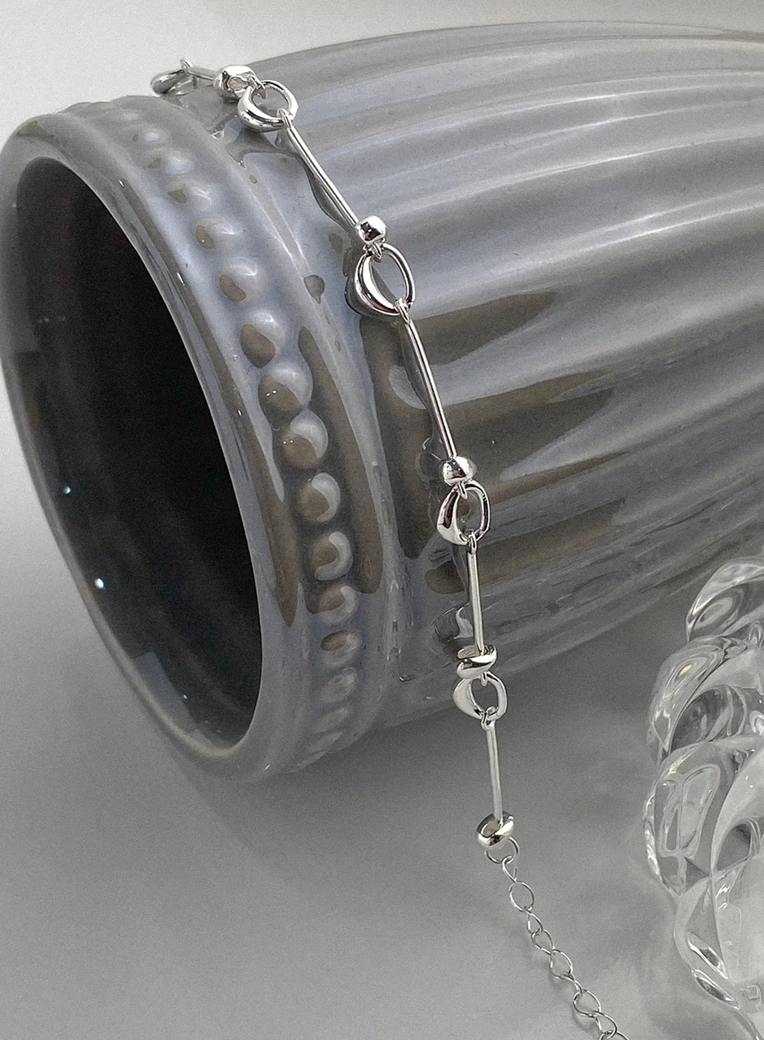 Nin Loop Stick Flow Bracelet IU506