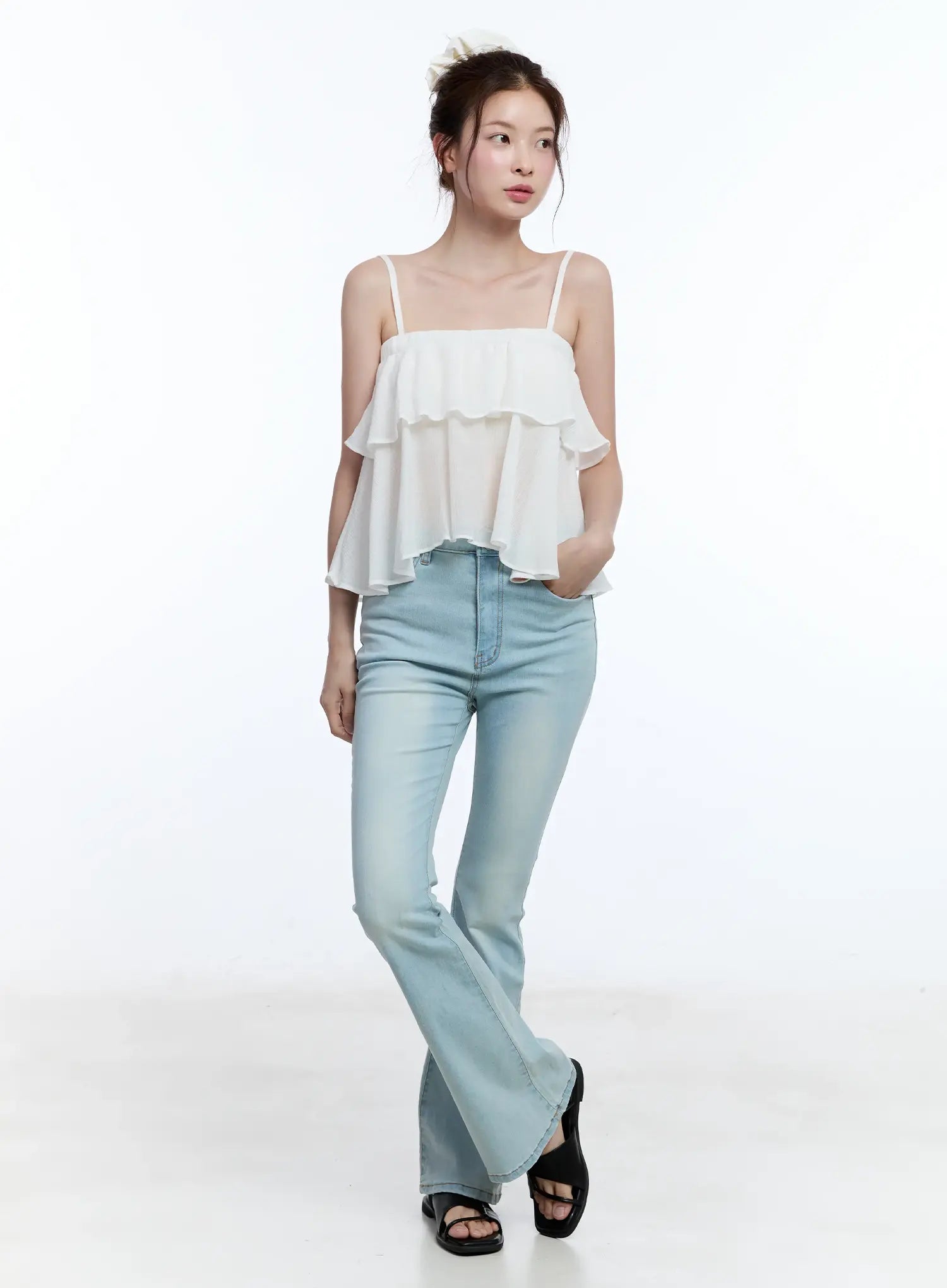 Jimin Light-Wash Flared Jeans CU513