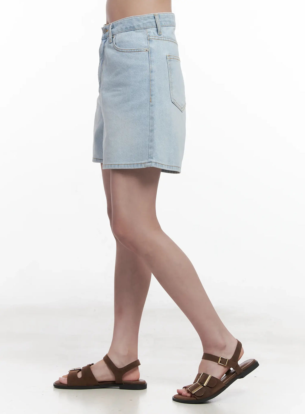 Light Wash Wide-Fit Jorts CU523