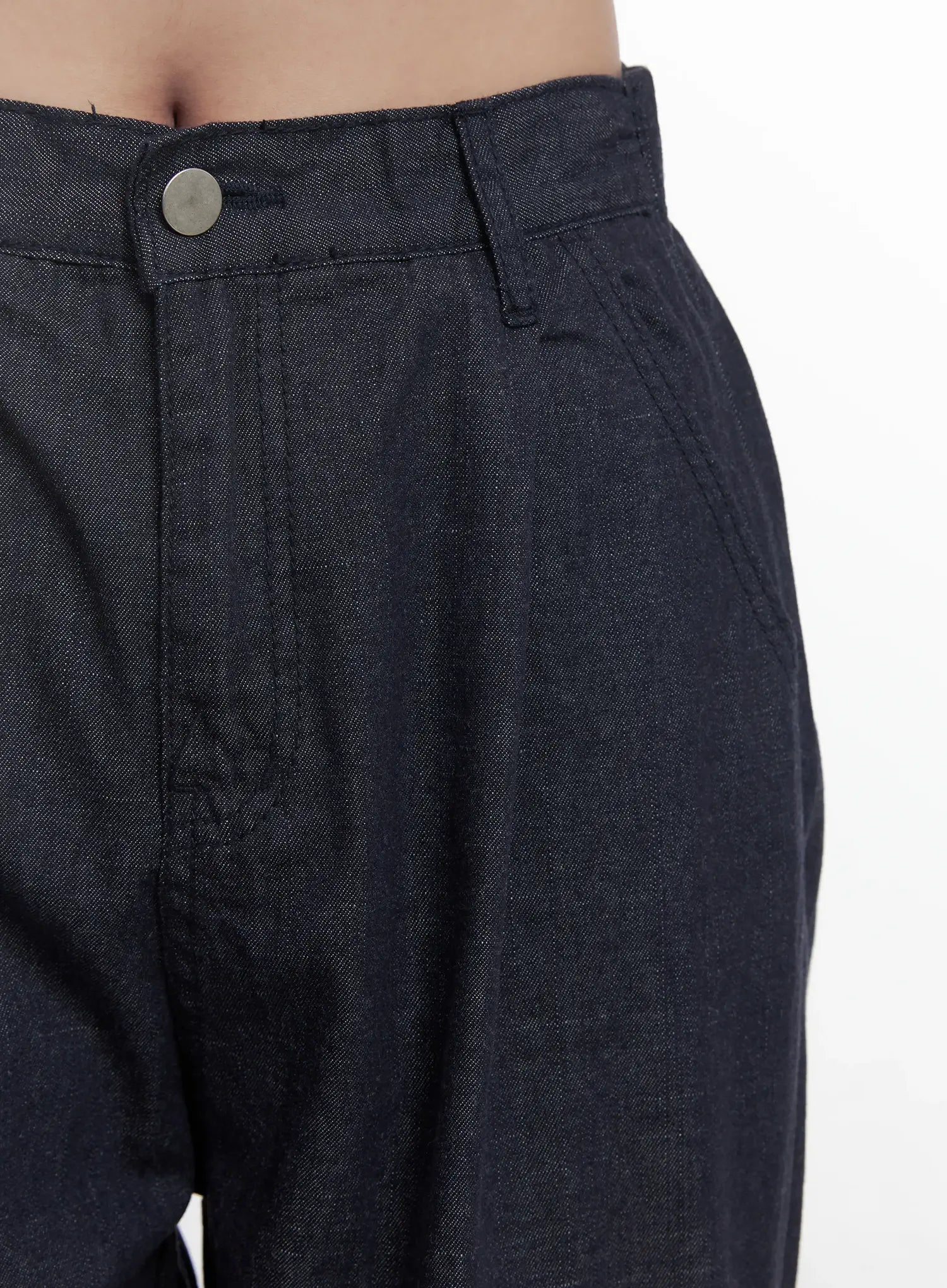 Yoona Wide-Leg Pintuck Jeans CU523