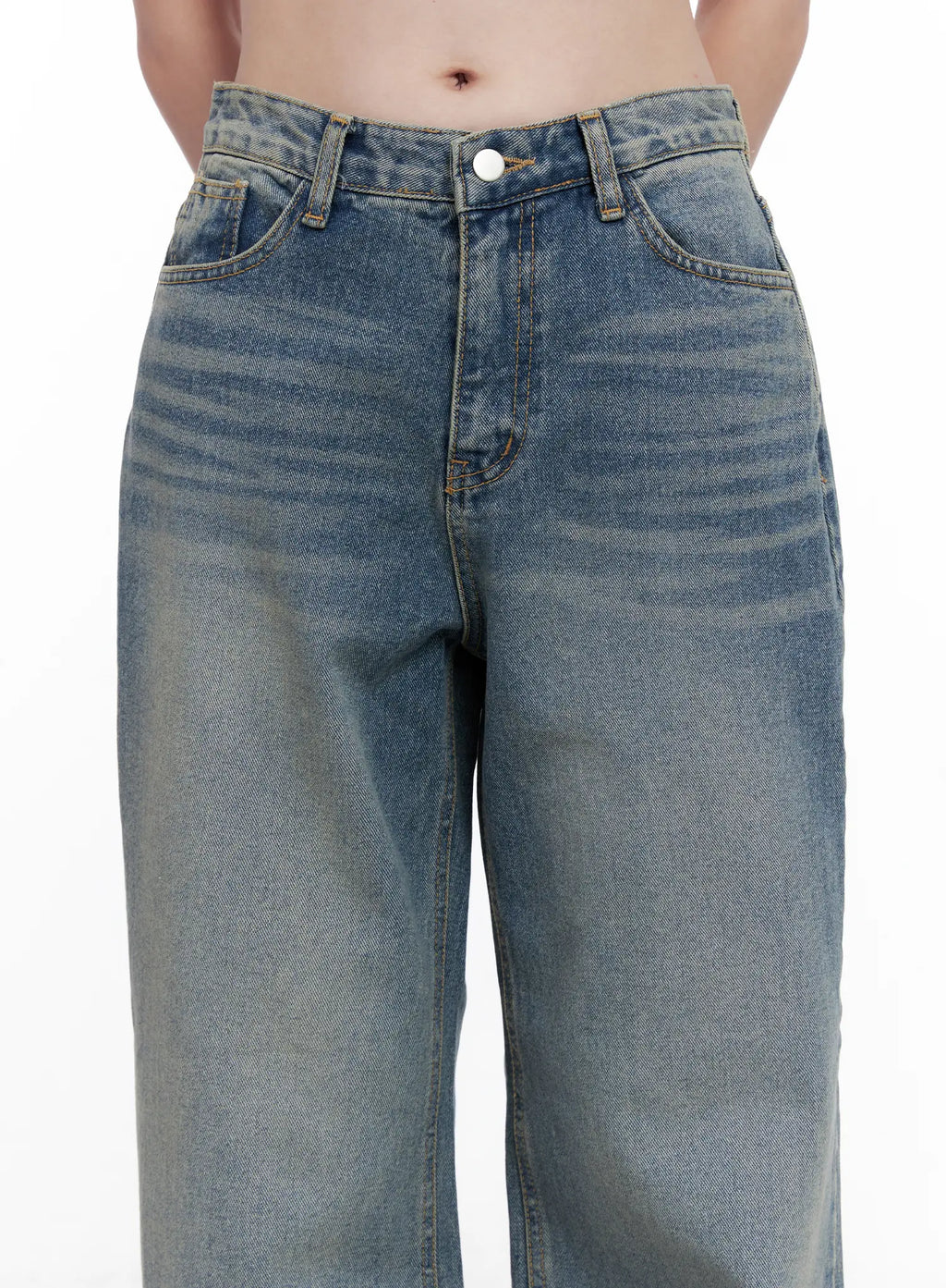 Qu Wide-Leg Vintage Wash Jeans CG521