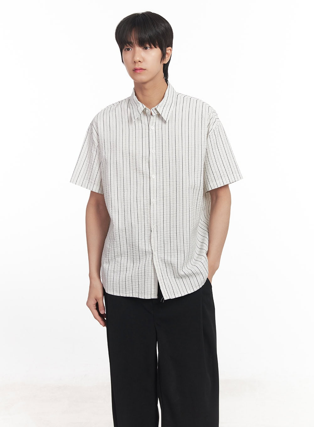 Men's Striped Loose-Fit Collared Shirt IA510