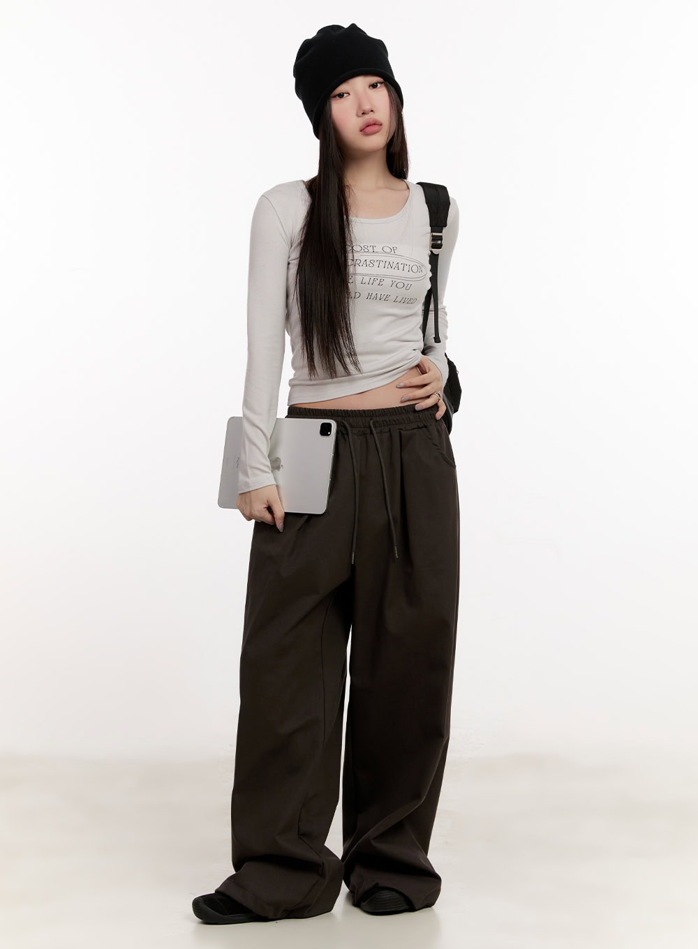 Slim-Fit Graphic Crop Top CM507